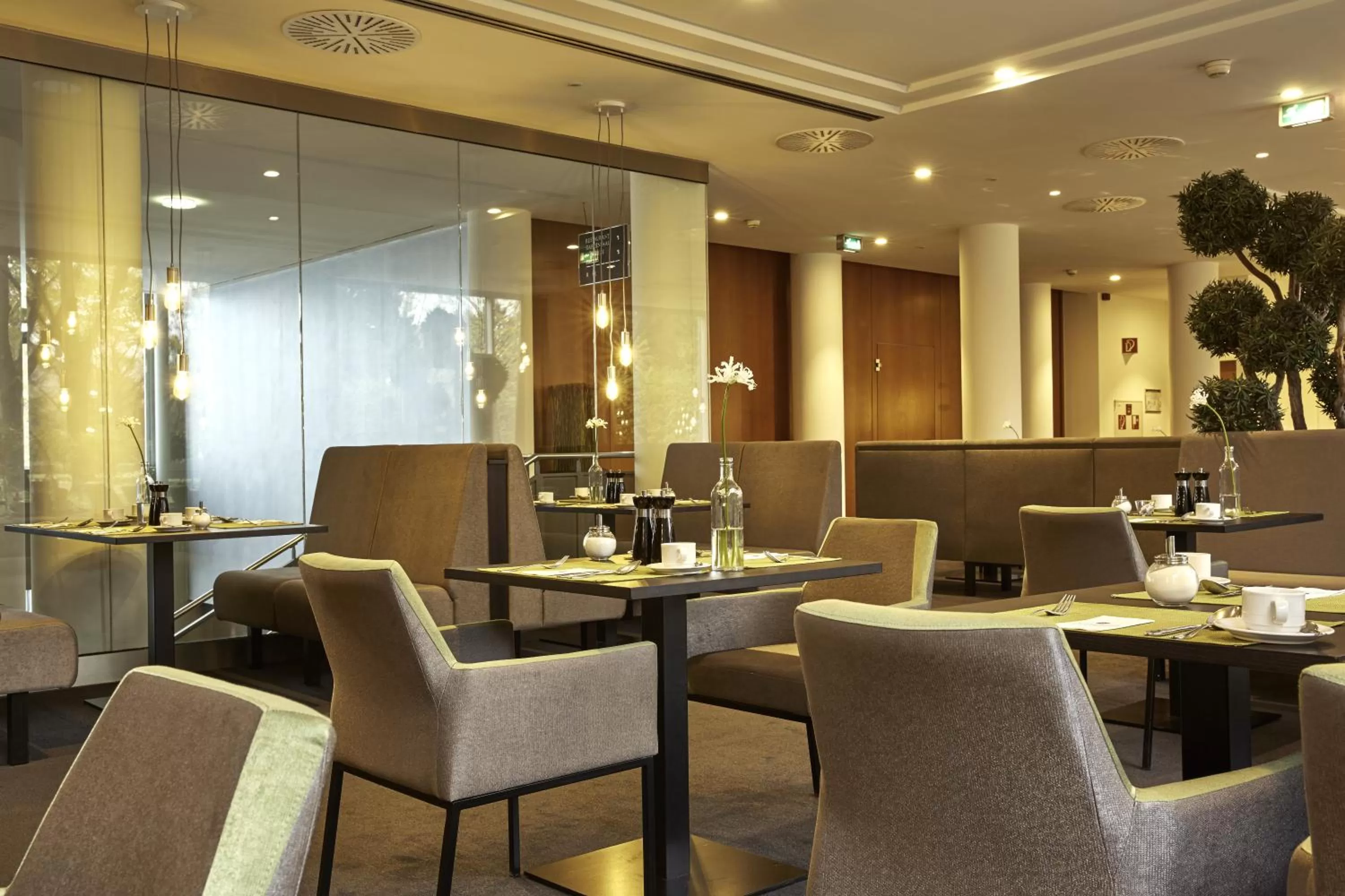 Restaurant/places to eat in H4 Hotel Kassel City, Trademark Collection by Wyndham