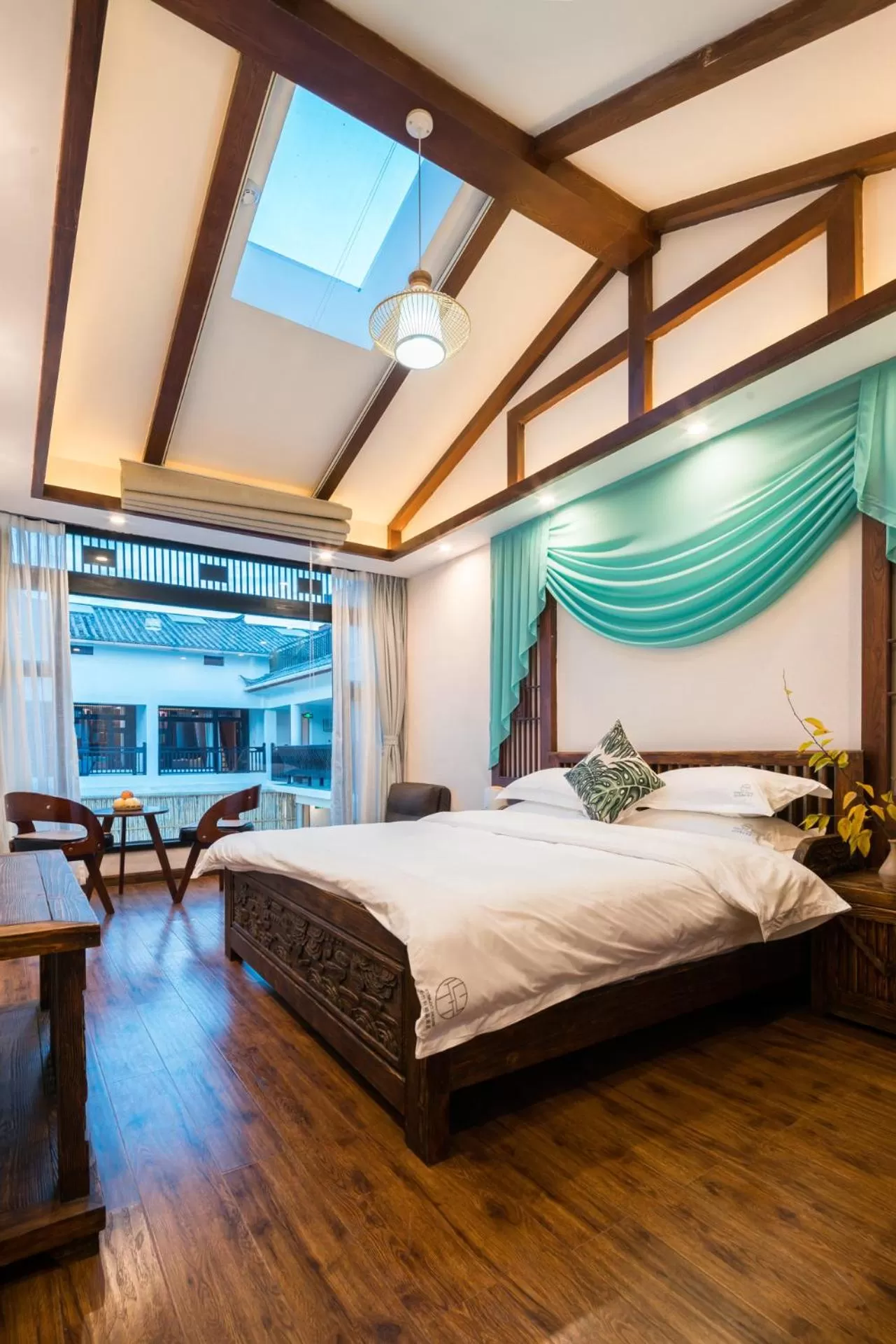 Bed in Lijiang Gemmer Hotel