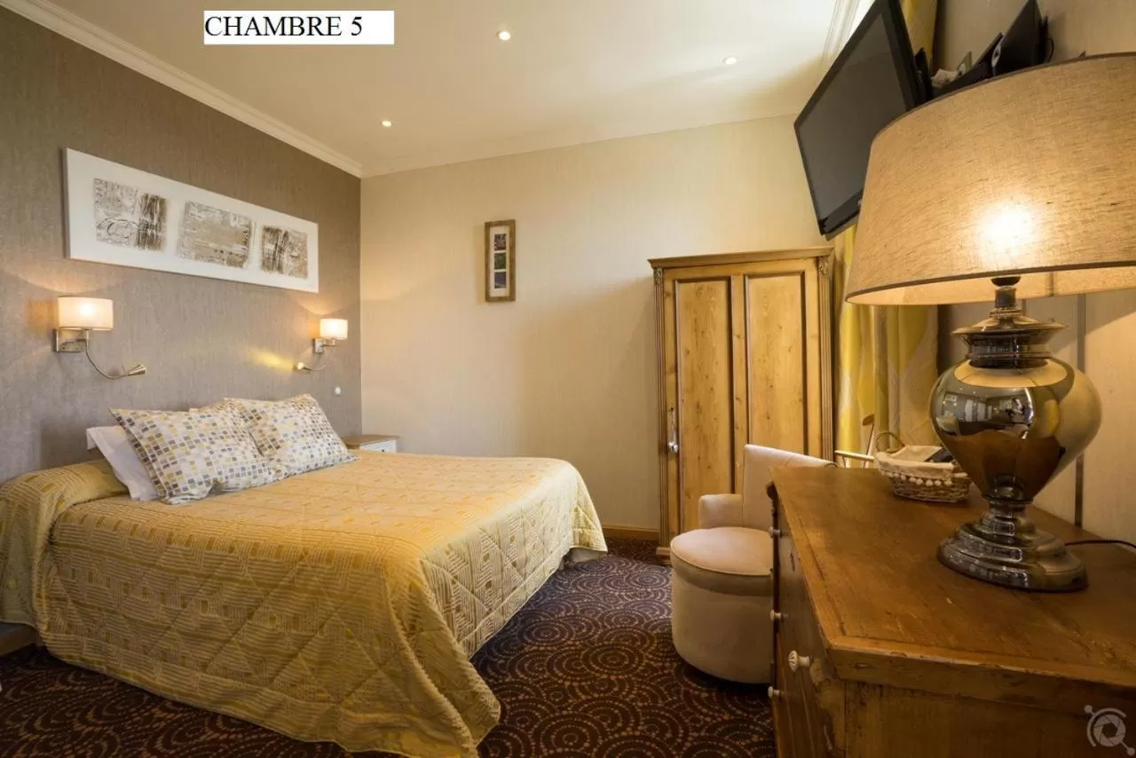 Bed in Hotel Restaurant Bellevue