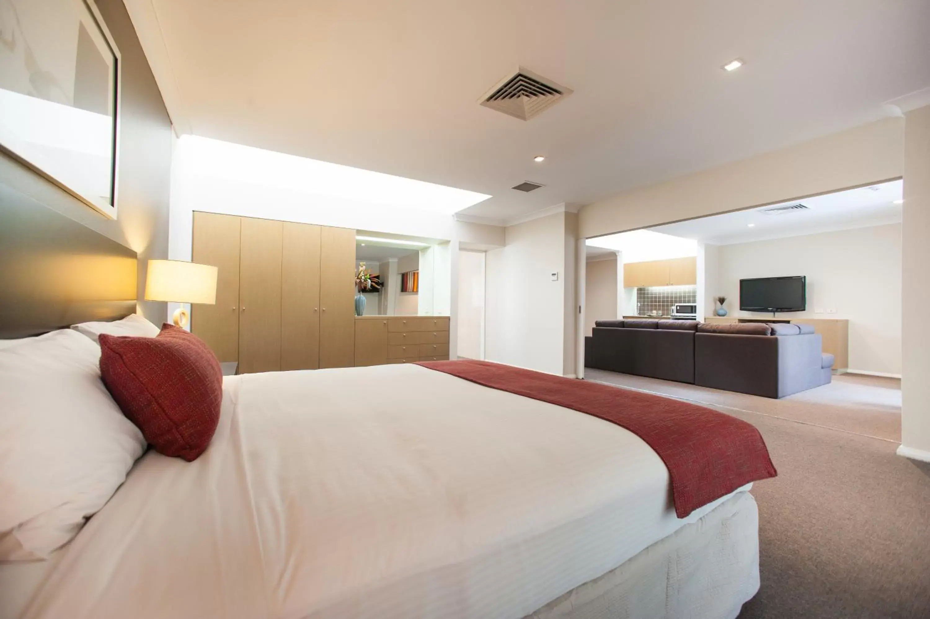 King Business Spa Suite in Ramada Hotel & Suites by Wyndham Cabramatta King Business Spa Suite in Ramada Hotel & Suites by Wyndham Cabramatta