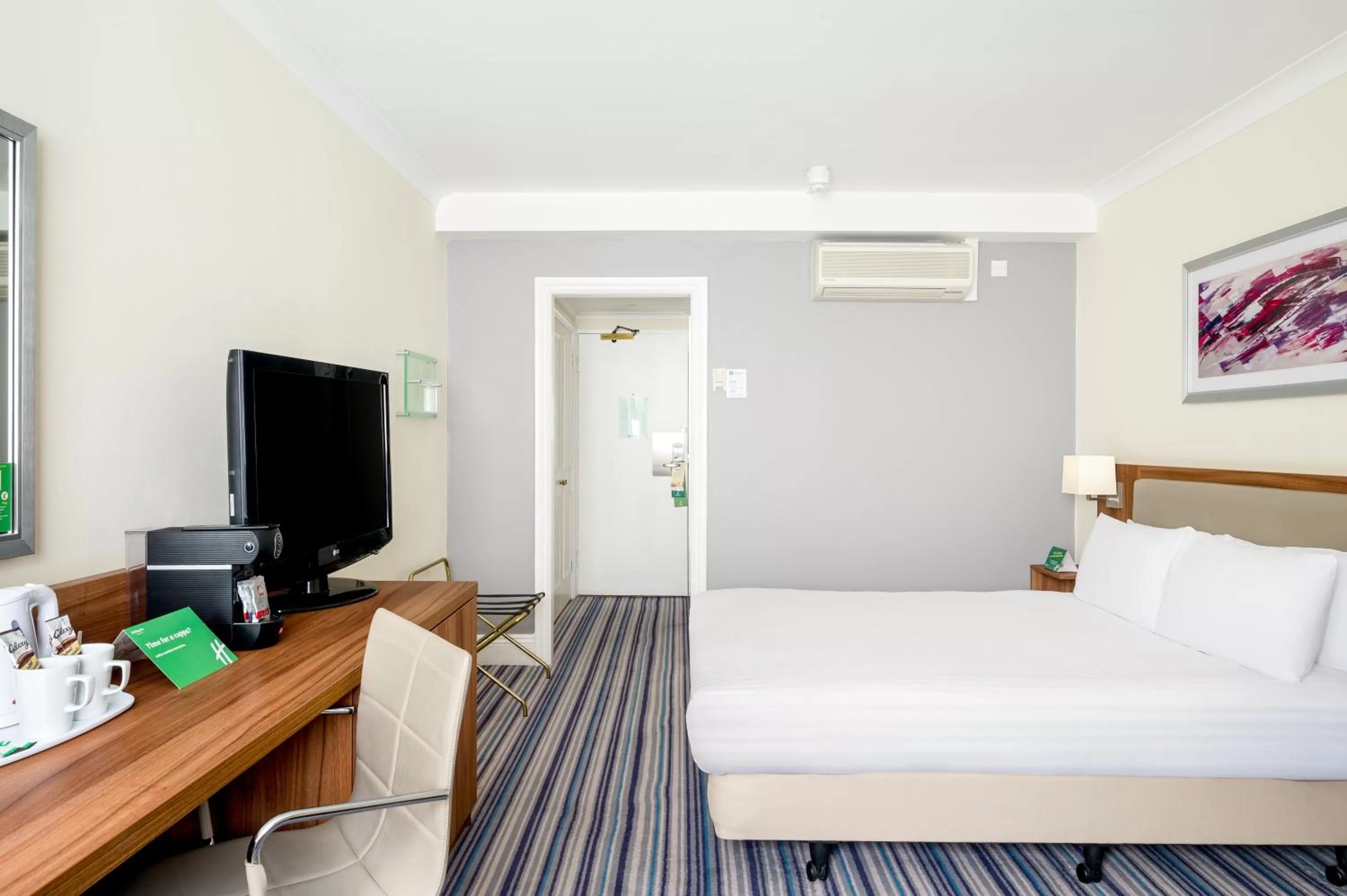 Standard Double or Twin Room in Holiday Inn Leeds-Wakefield M1 Jct40, an IHG Hotel