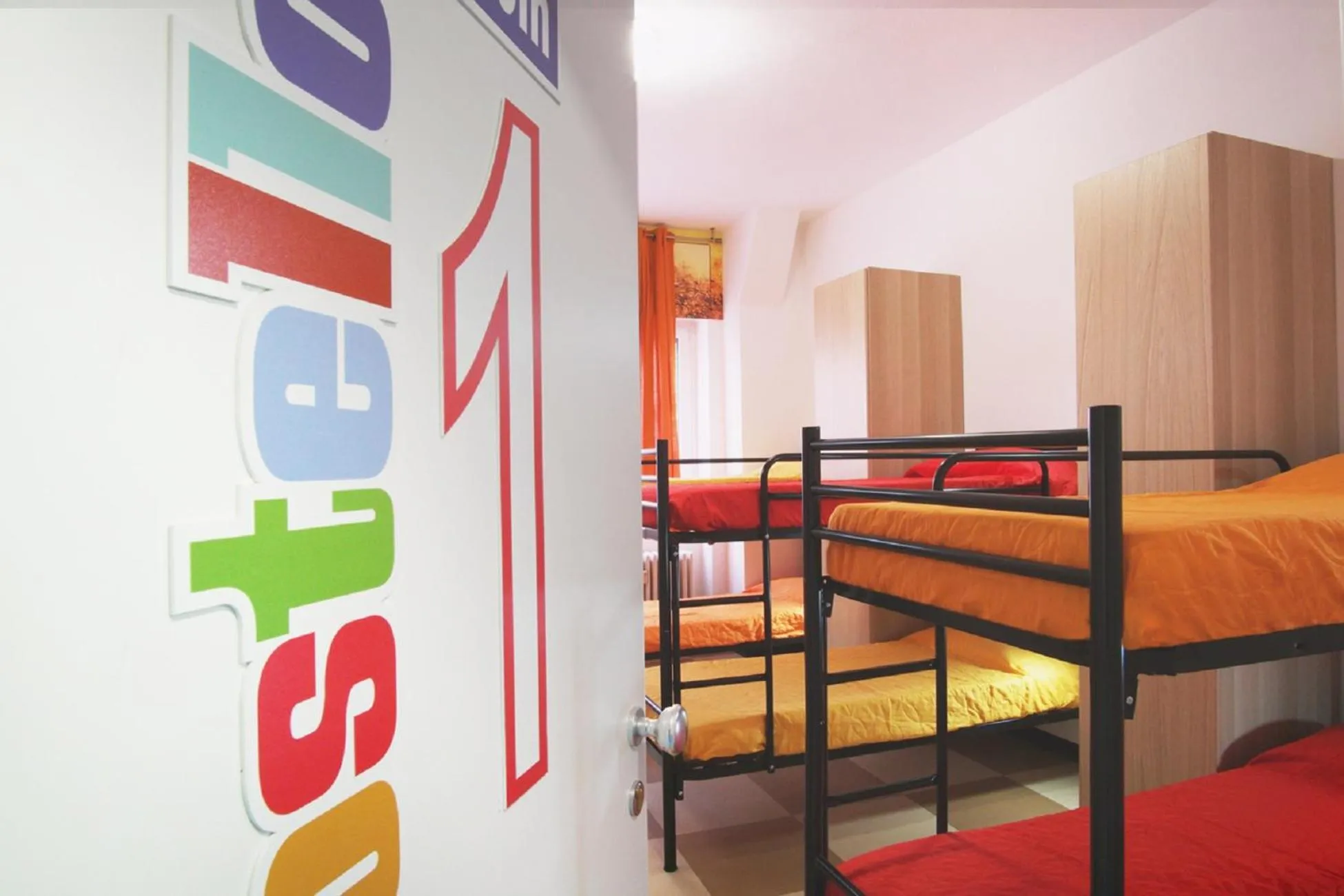 bunk bed, Bed in Milano Ostello