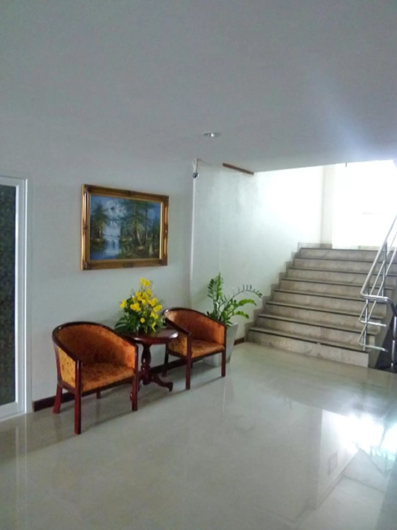 Lobby or reception in Sinsuvarn Airport Suite Hotel