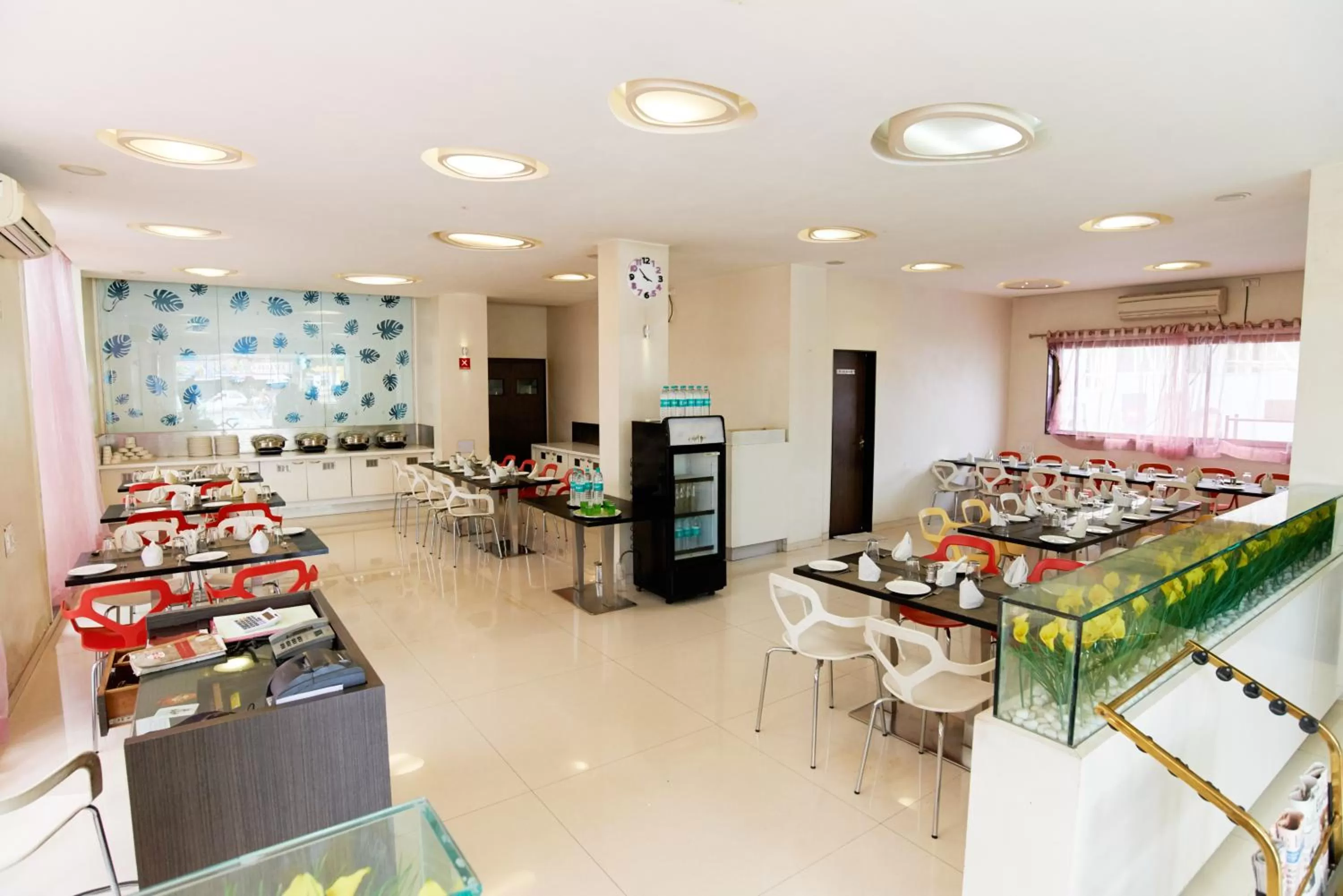 Restaurant/places to eat in Hotel Sai Mahal