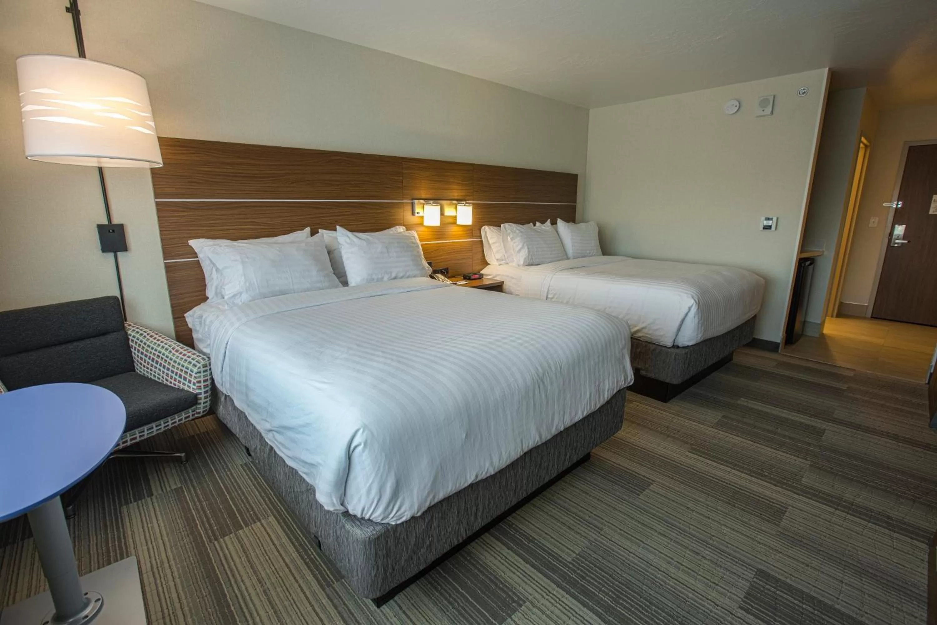 Photo of the whole room, Bed in Holiday Inn Express & Suites Boise Airport by IHG
