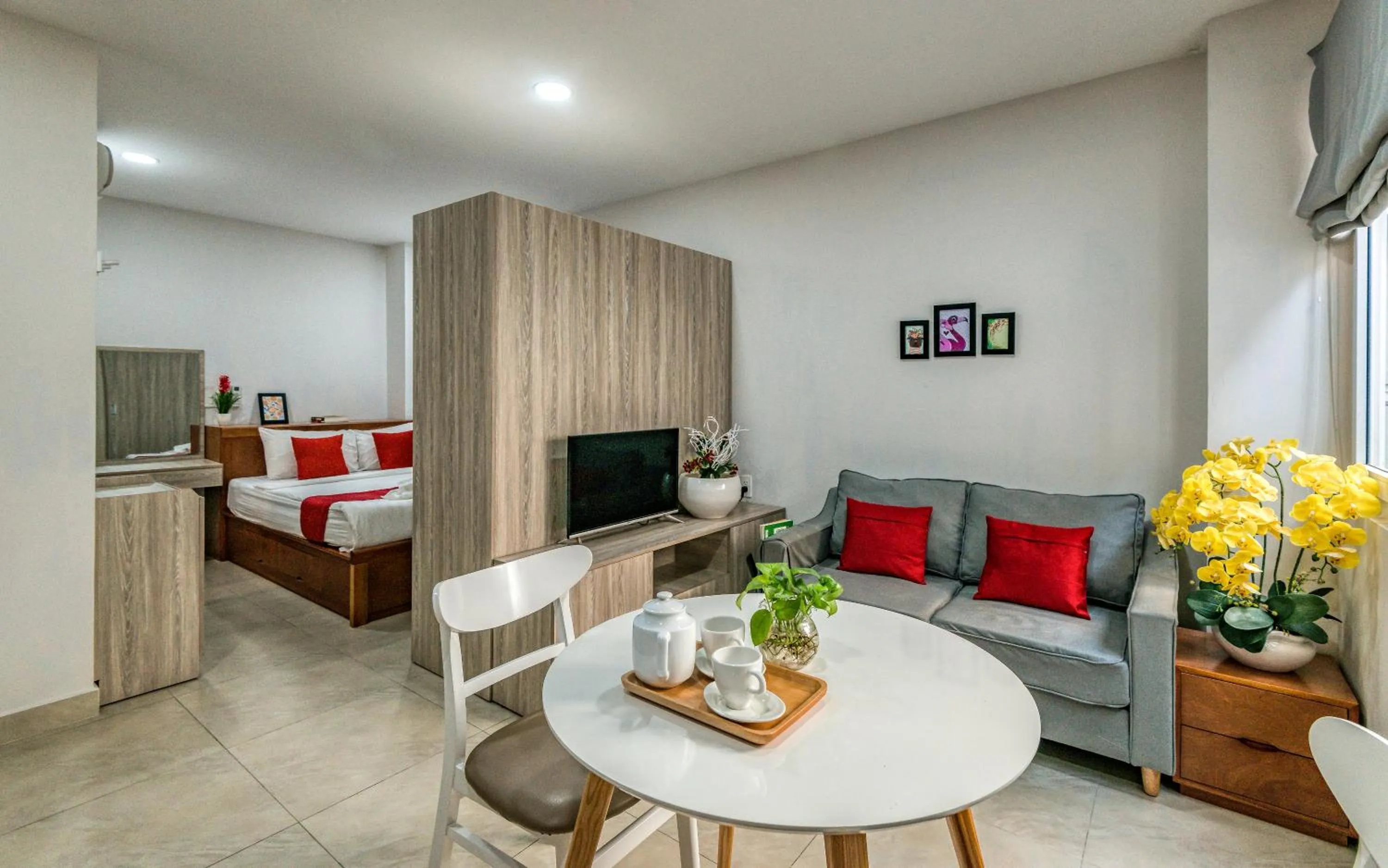 View (from property/room), Bed in Cherry Hotel and Apartment