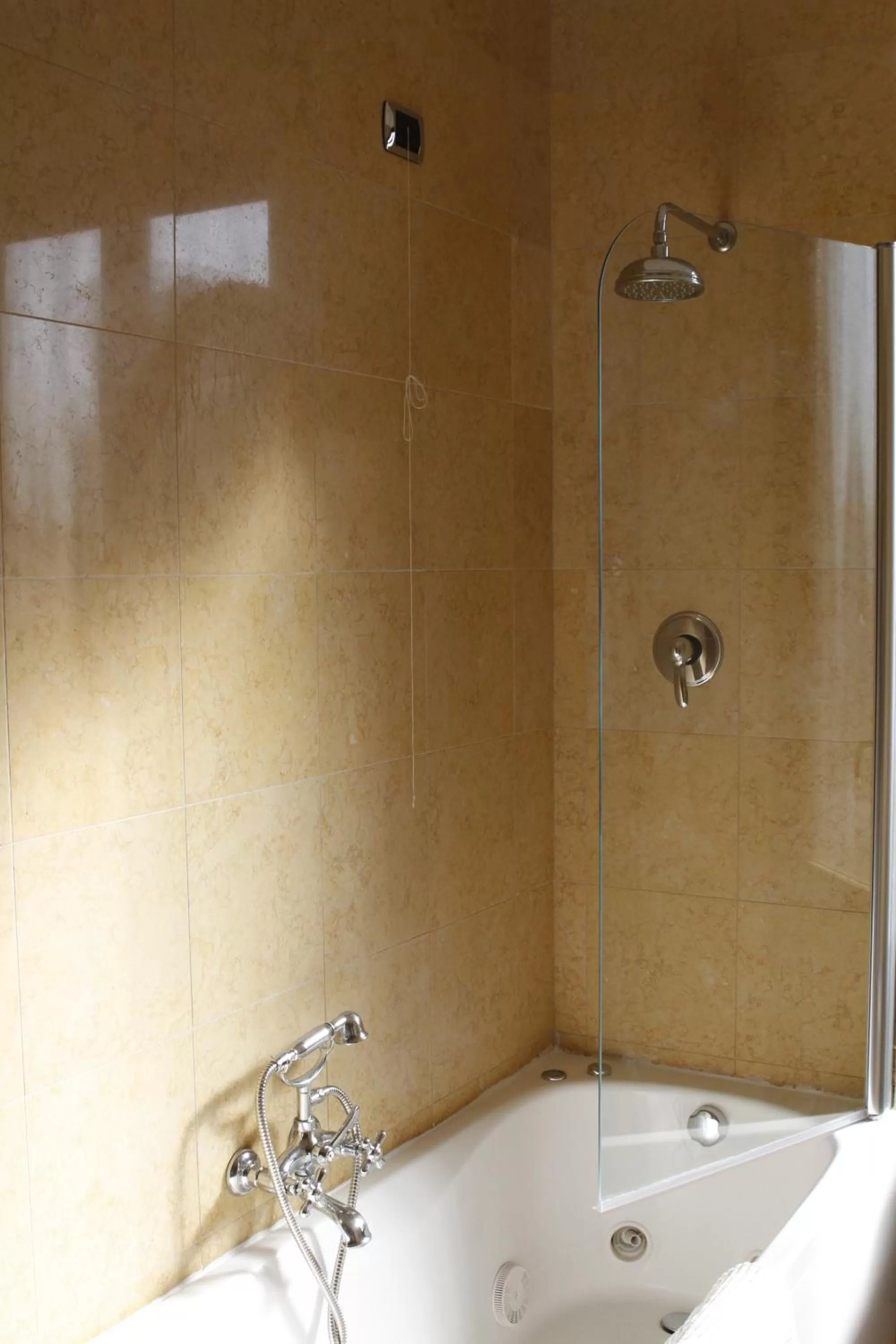 Shower in Hotel Villa Pinciana
