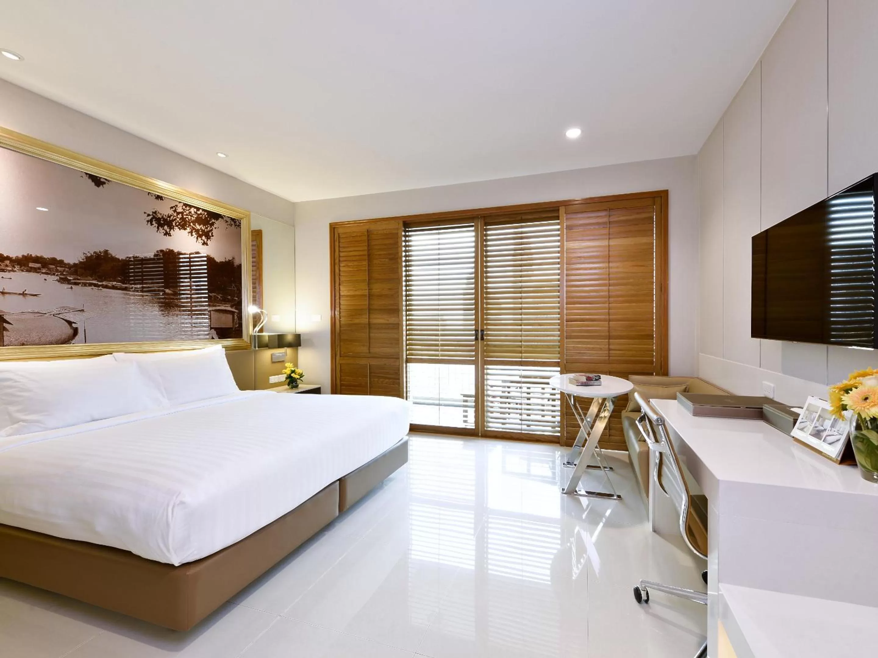 Superior Balcony in Grande Centre Point Ploenchit