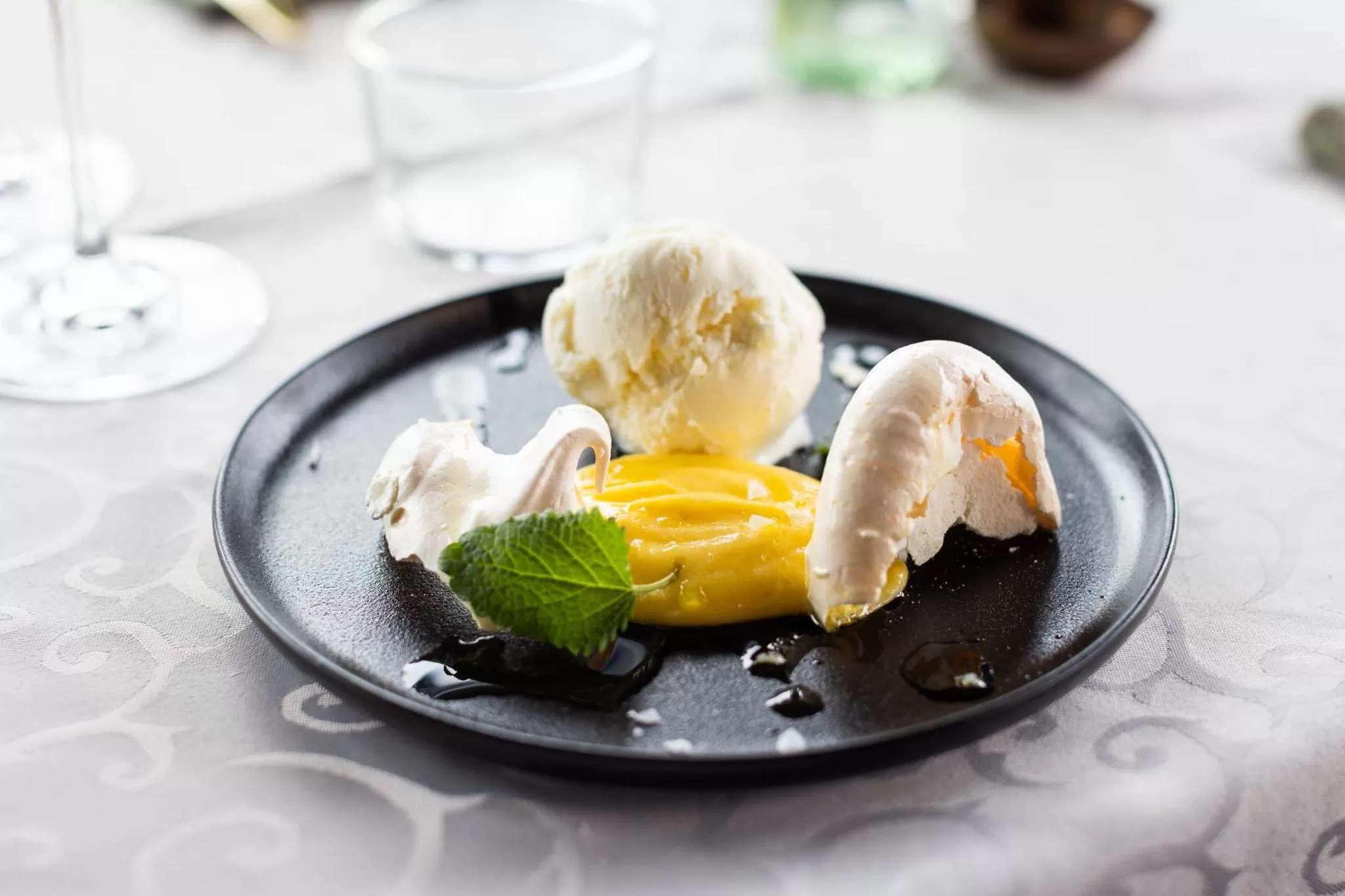 Restaurant/places to eat in Hotel Victoria