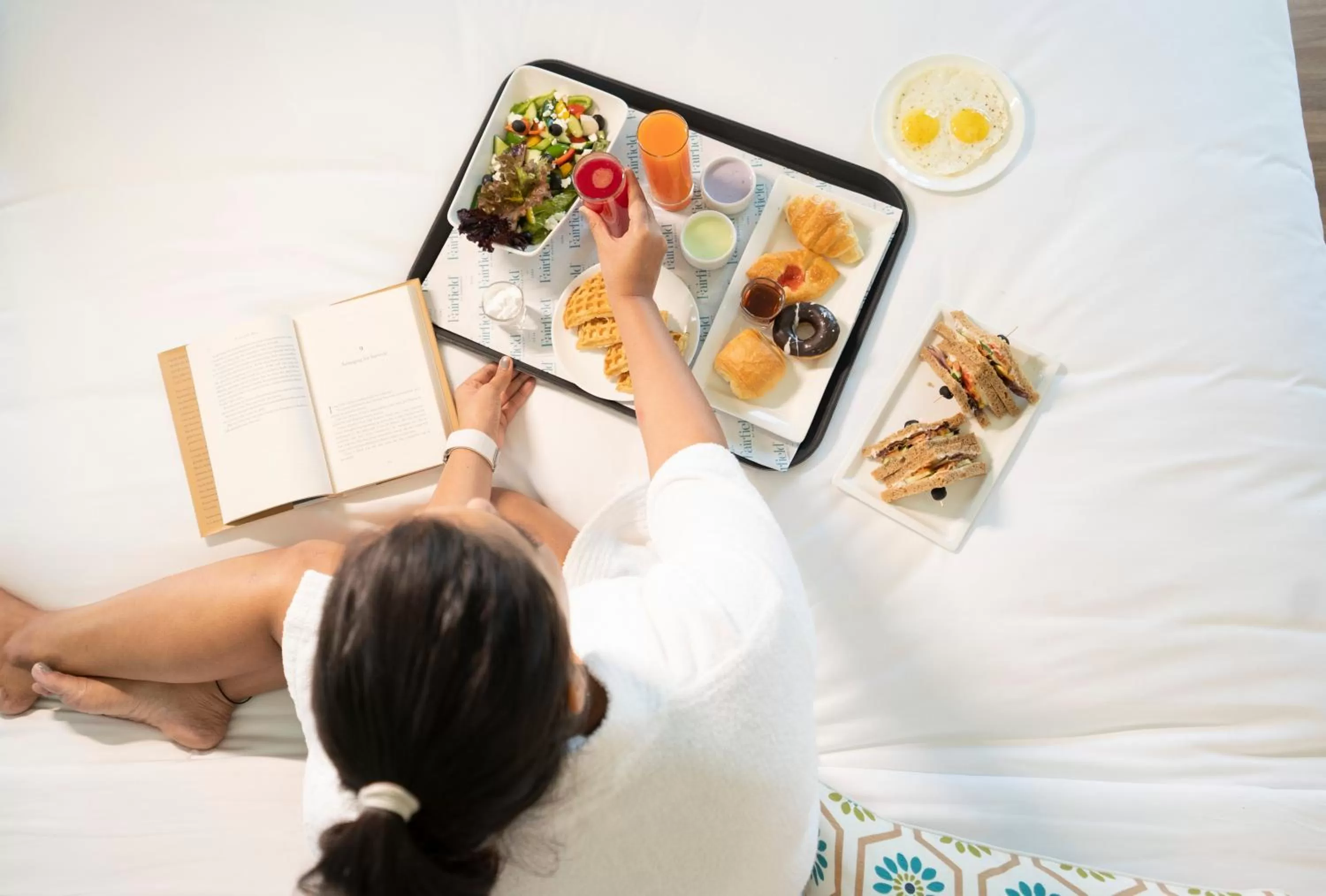 Food and drinks, Bed in Fairfield by Marriott Agra