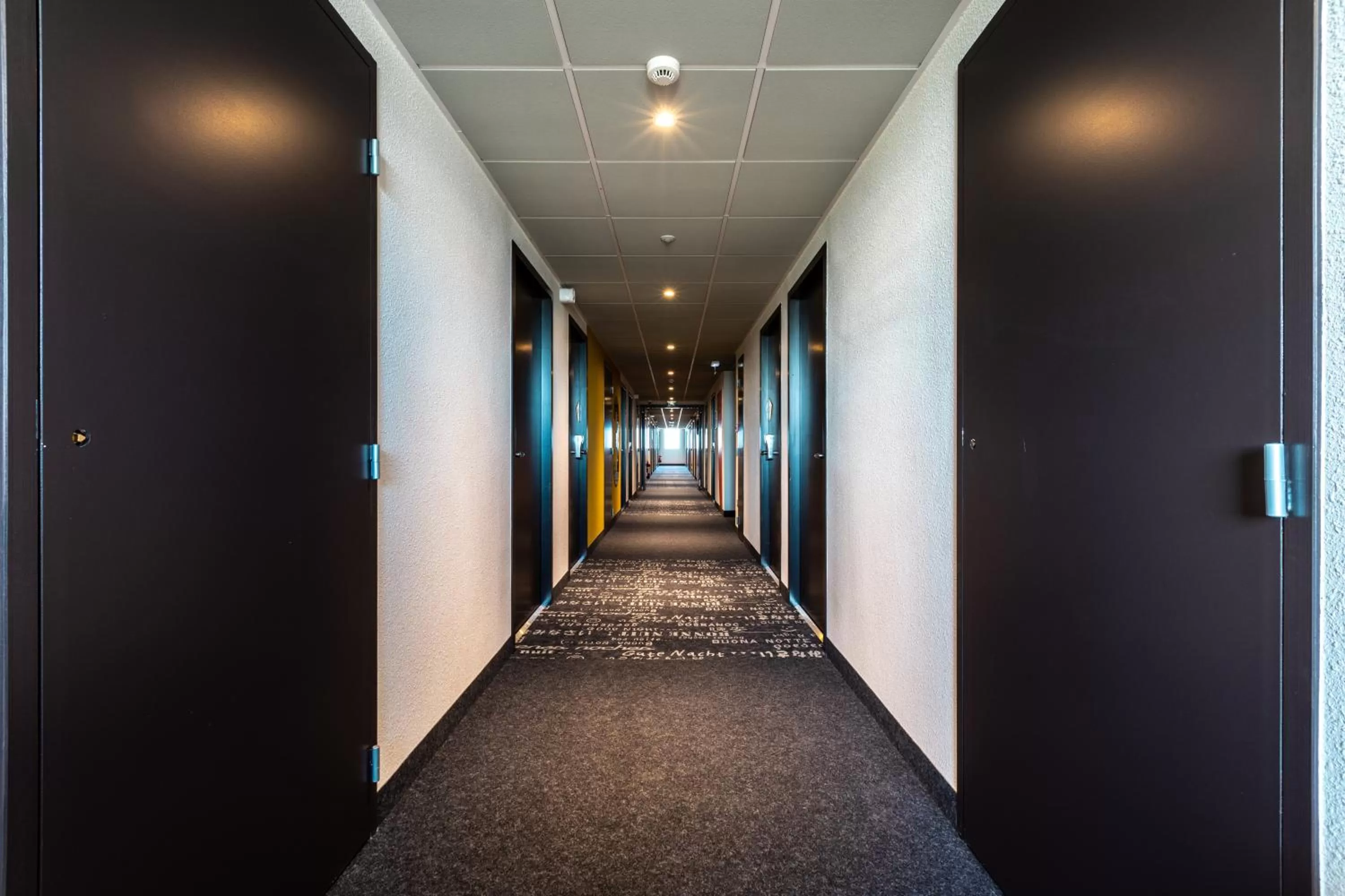 Property building in B&B HOTEL Troyes Magasins d'usine