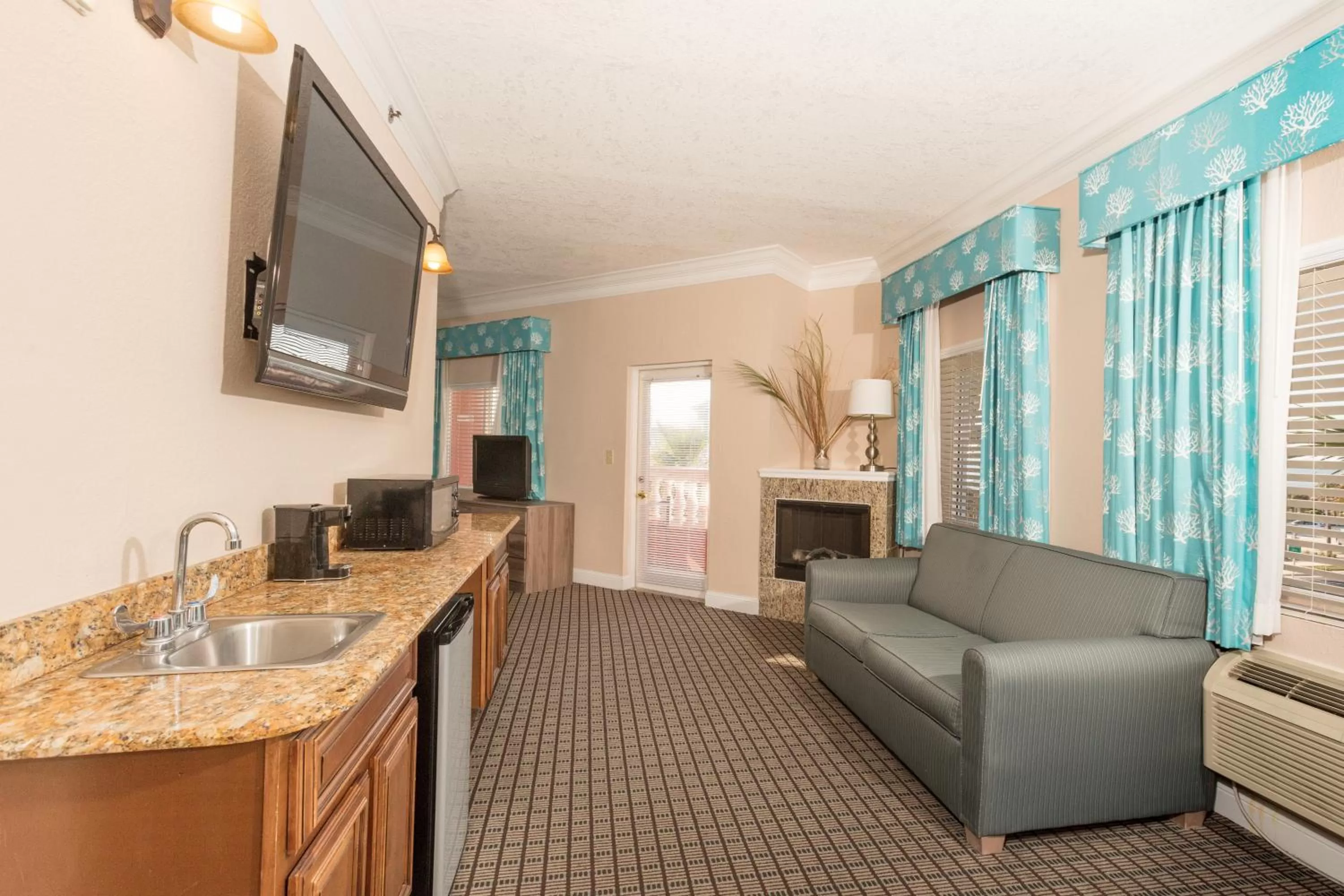 Kitchen or kitchenette in Amelia Hotel at the Beach