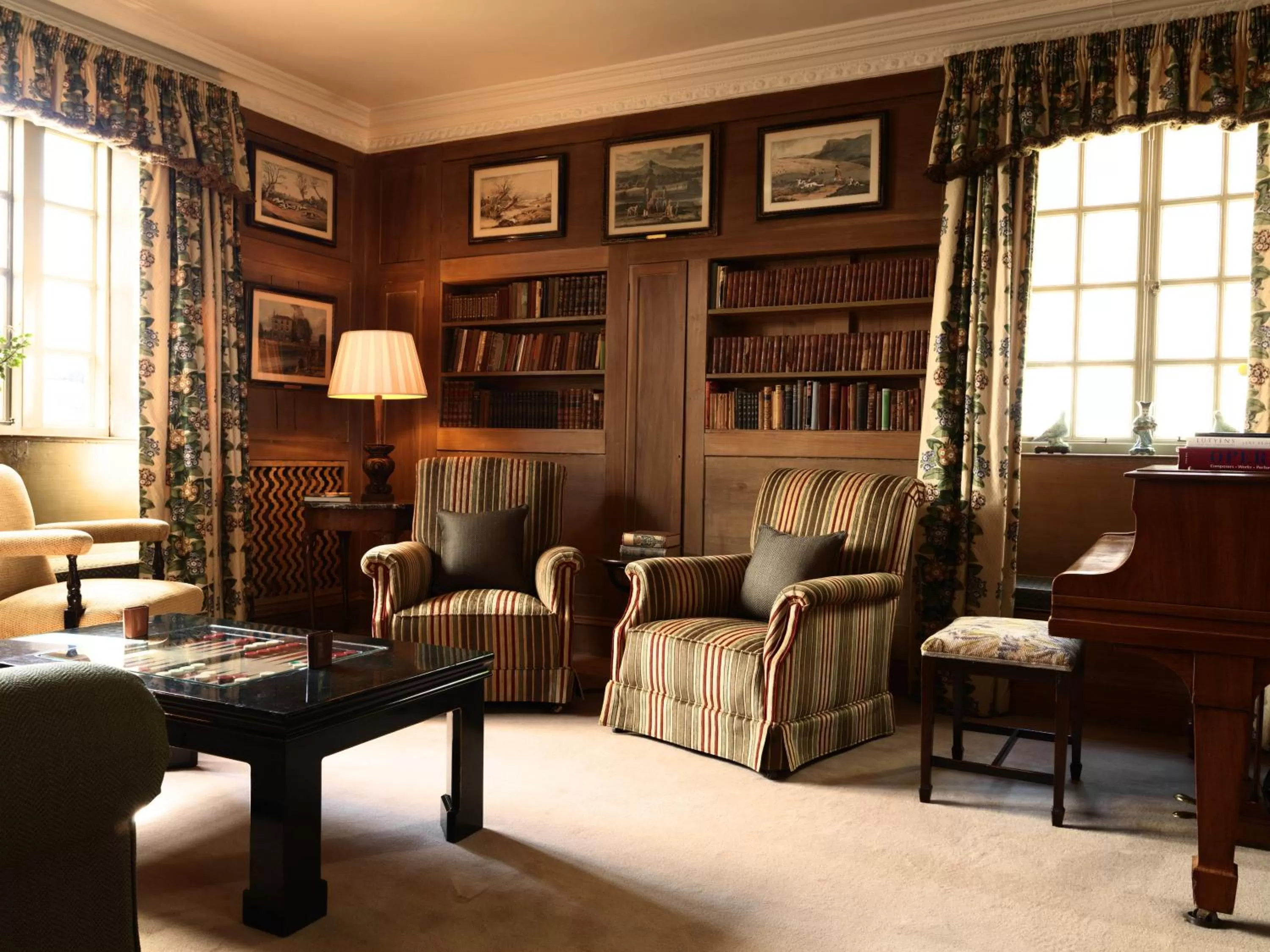 Communal lounge/ TV room in Greywalls Hotel & Chez Roux