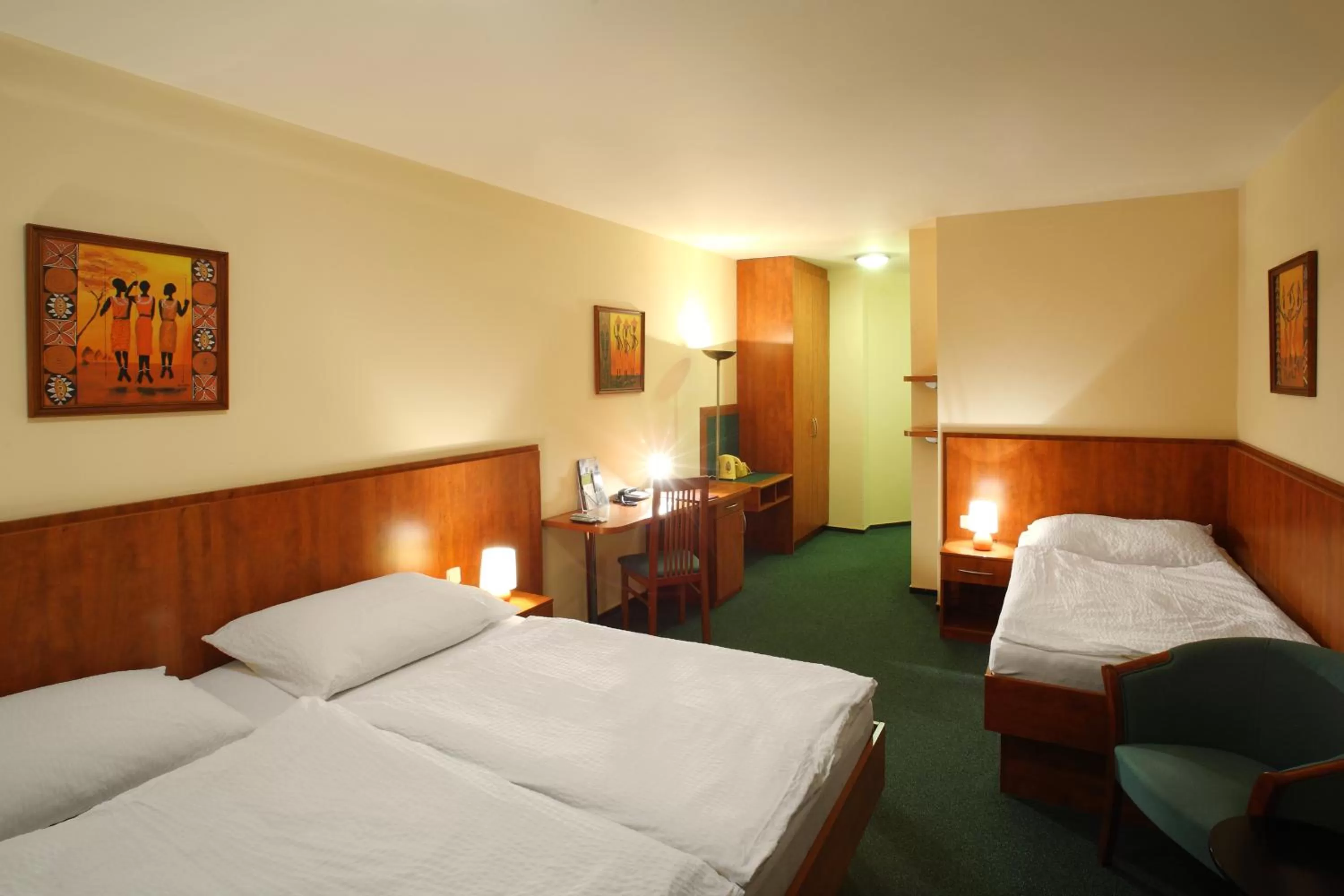 Superior Triple Room in Hotel Palace