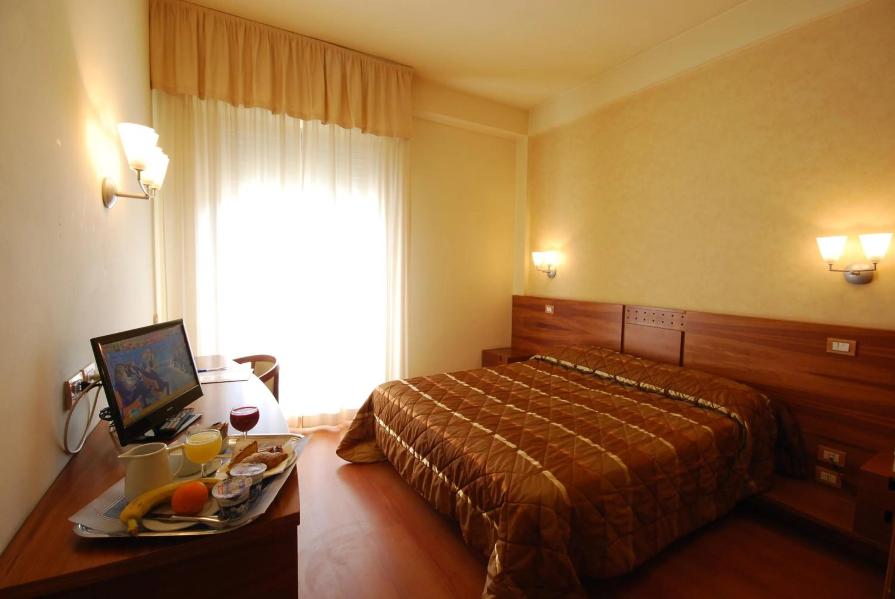 Photo of the whole room, Bed in Hotel Gala