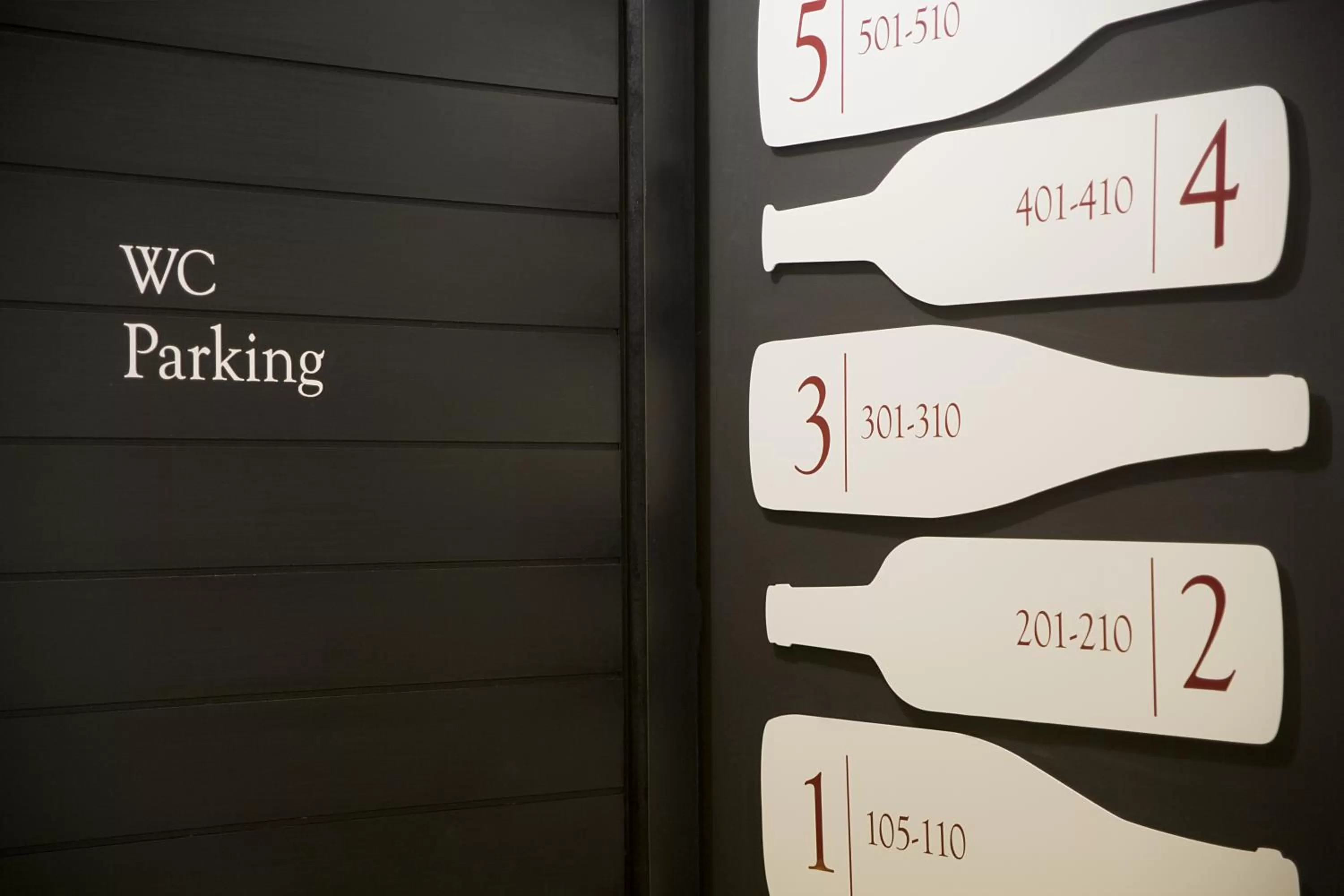 Decorative detail in Praktik Vinoteca