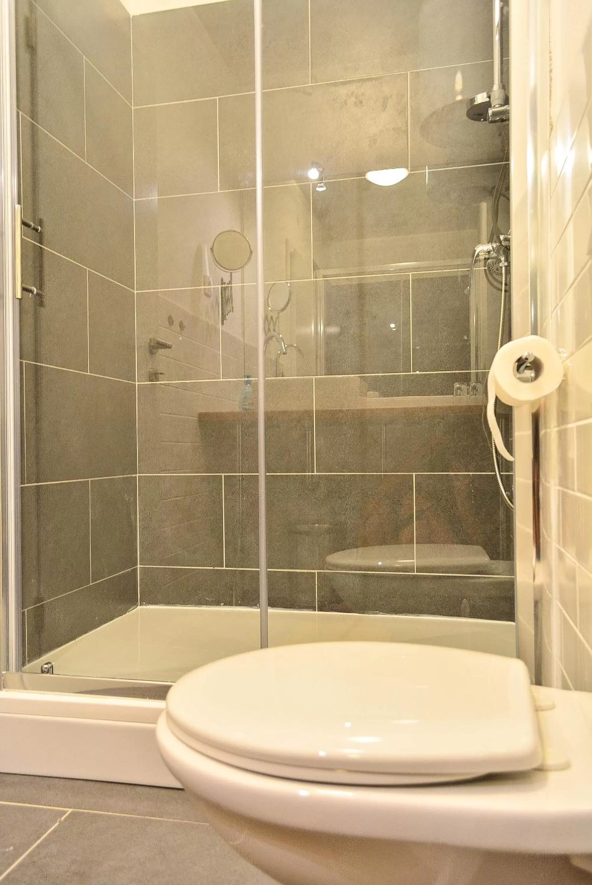 Bathroom in Golden B&B