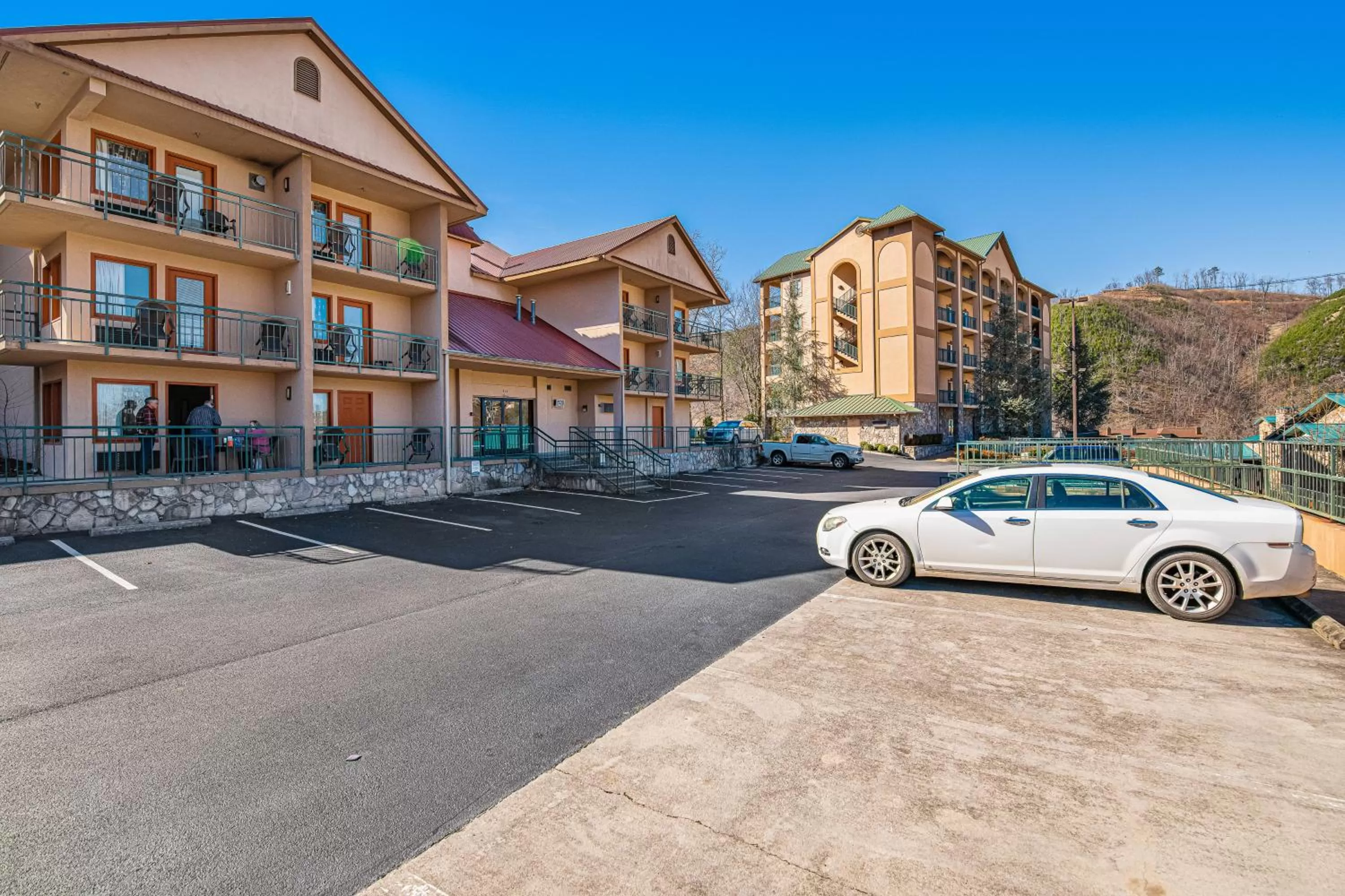 Property Building in Bon Air 2011