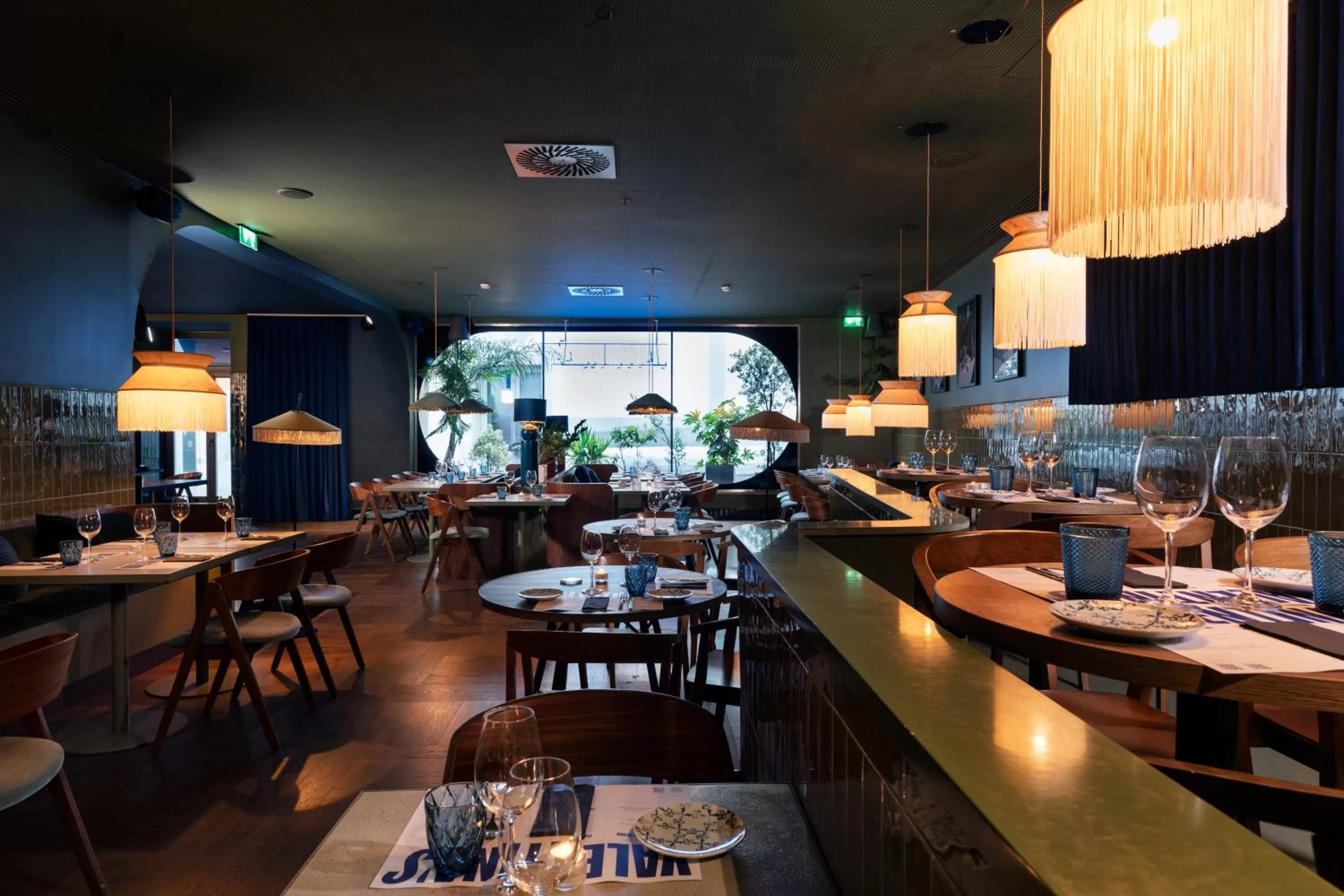 Restaurant/places to eat in chic&basic Gravity