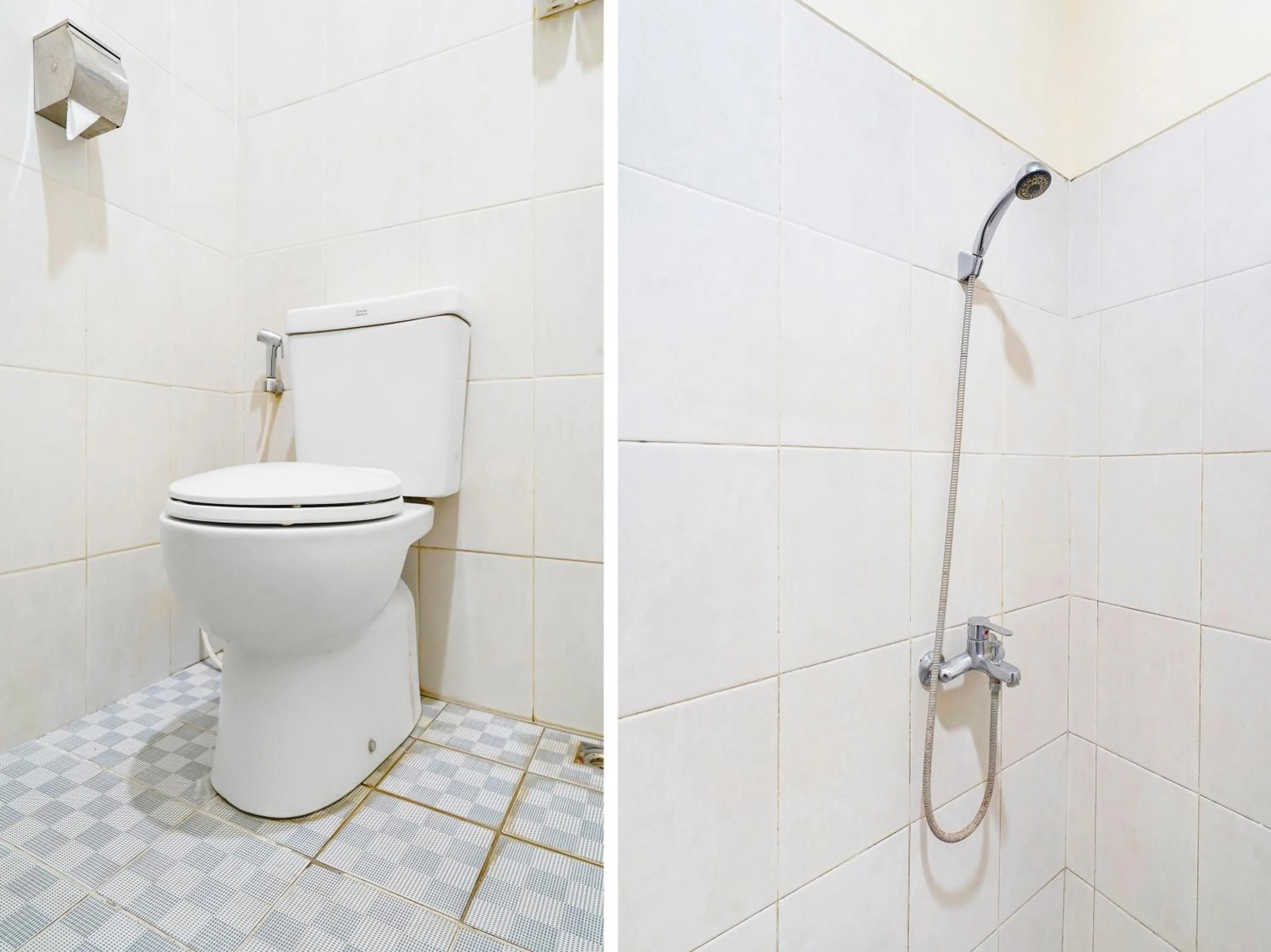 Bathroom in OYO Collection O 91297 Hotel Sakura