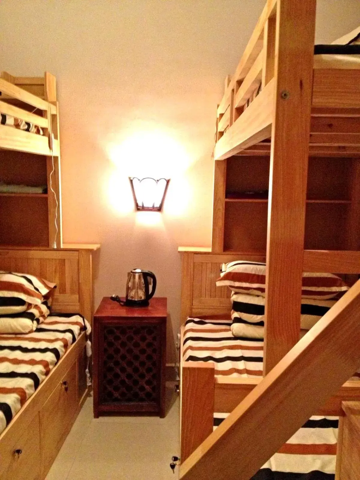 Single Bed in 6-Bed Dormitory Room in The Lily Pad Inn Single Bed in 6-Bed Dormitory Room in The Lily Pad Inn