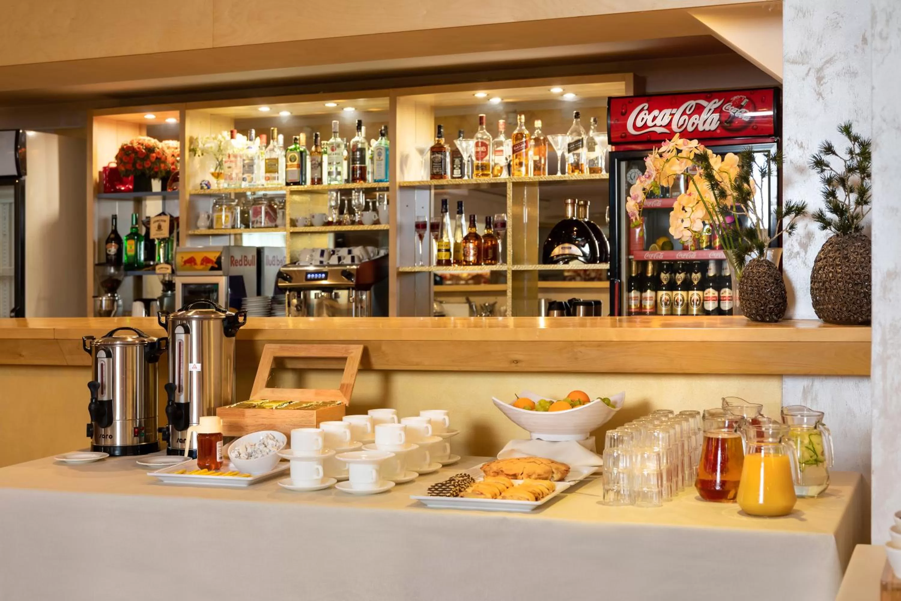 Restaurant/places to eat in U11 Hotel