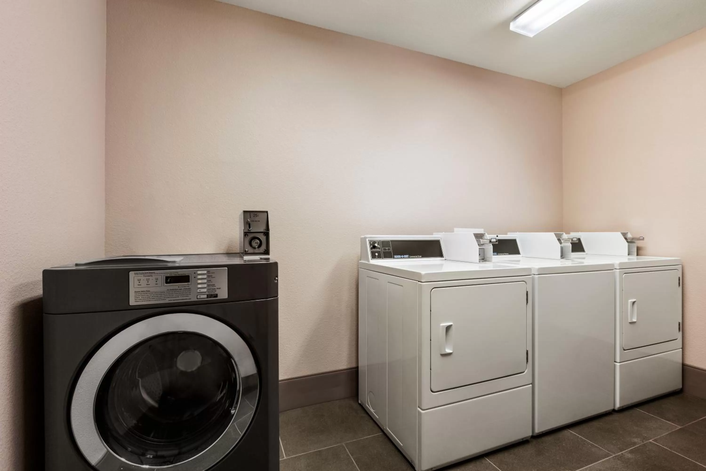 Area and facilities in Country Inn & Suites by Radisson, New Braunfels, TX