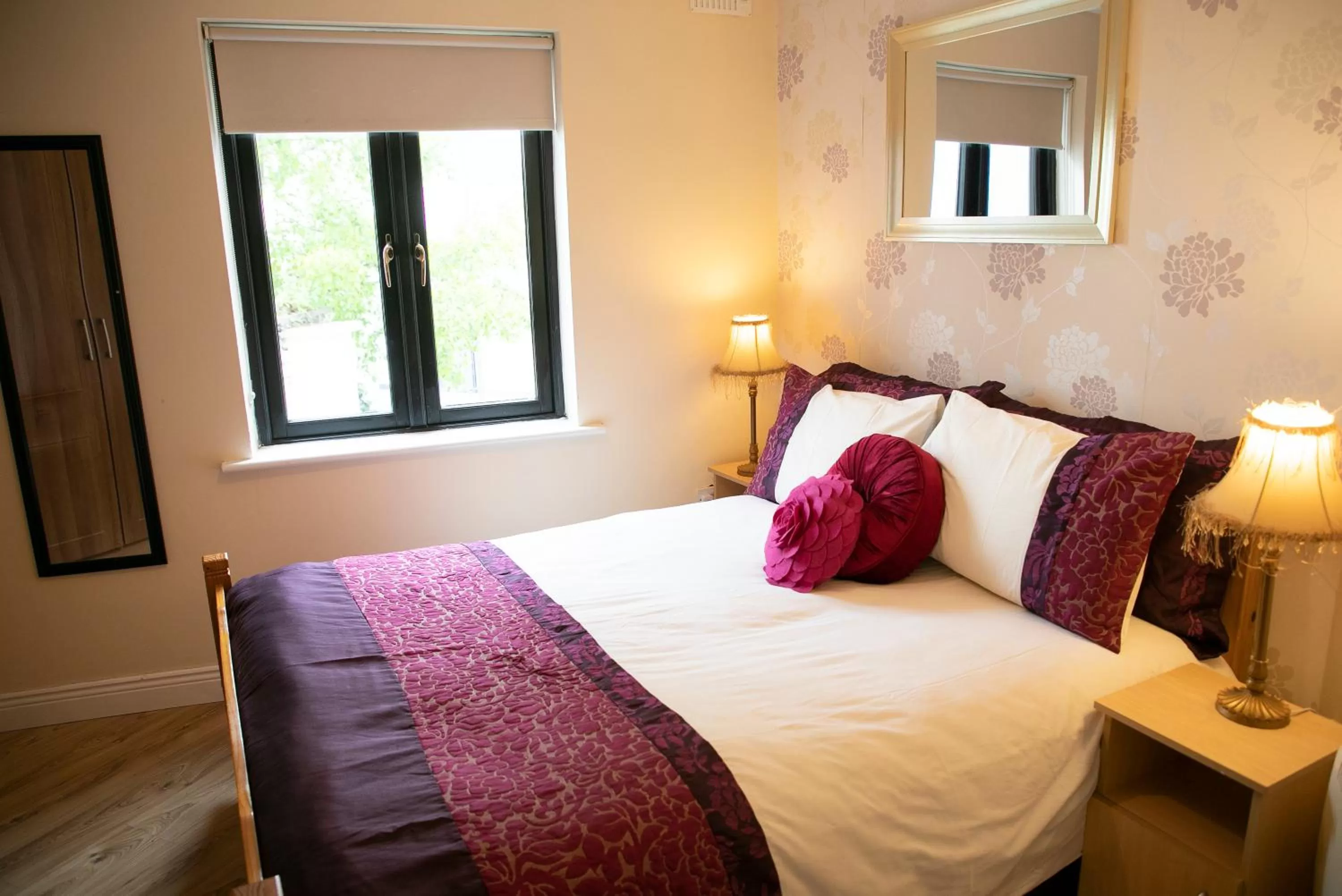 Photo of the whole room, Bed in Arch House B&B & Apartments