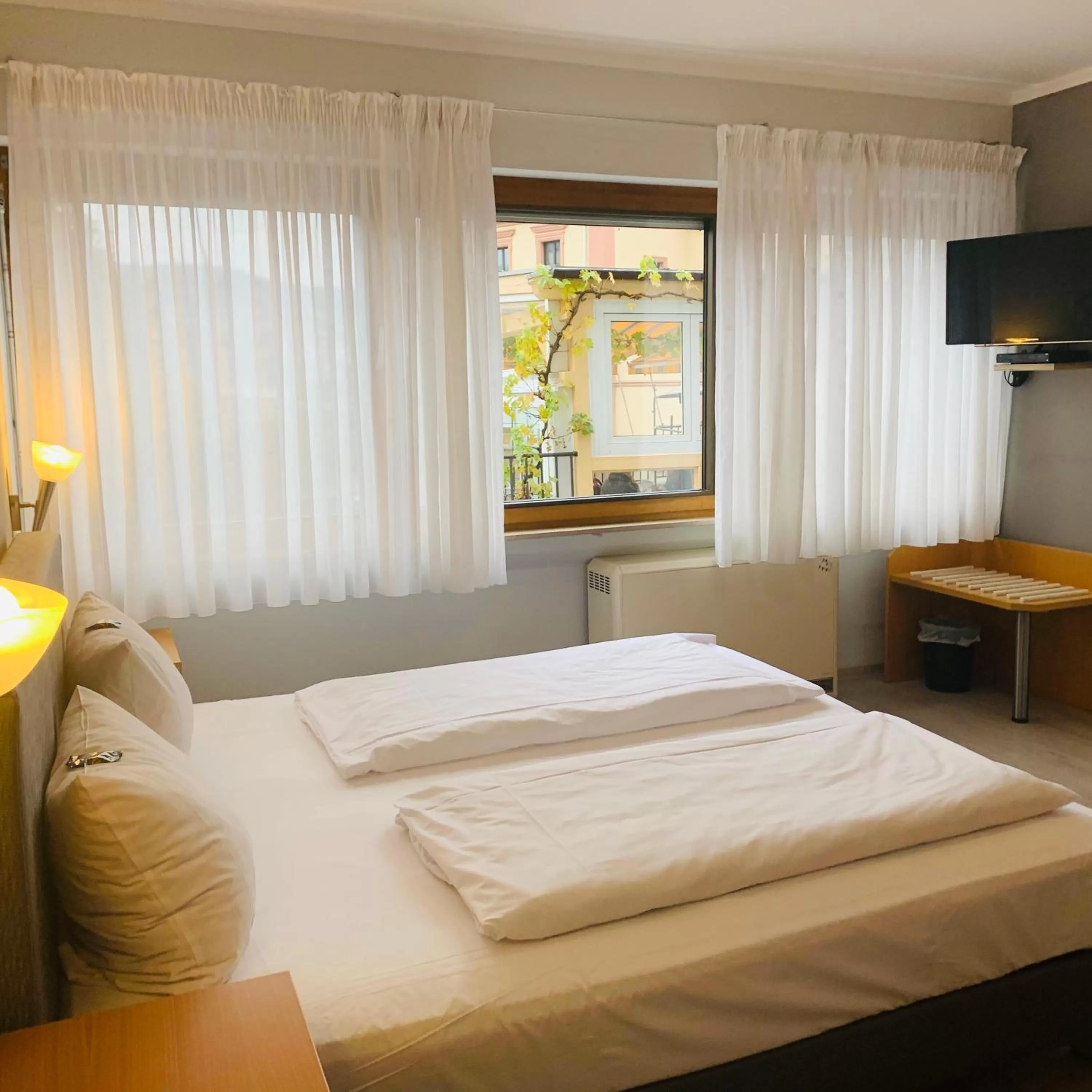 TV and multimedia, Bed in Moselhaus Weiskopf