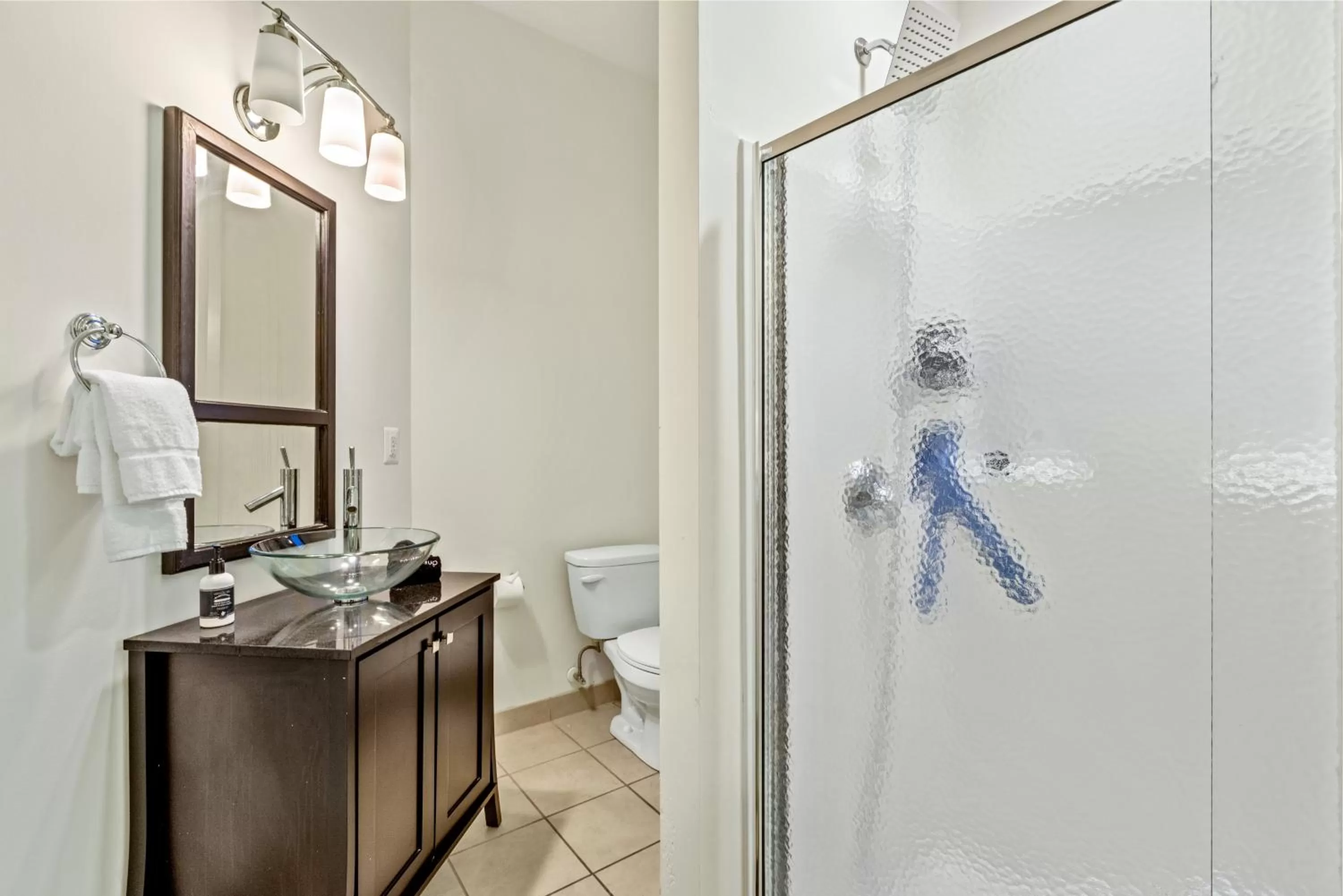Shower, Bathroom in Brexton Hotel