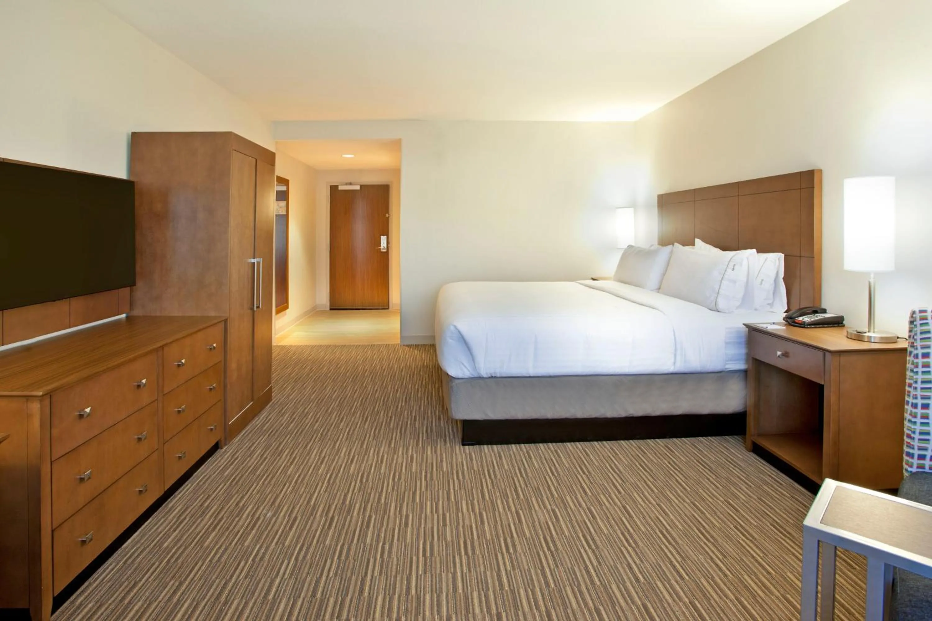 Photo of the whole room, Bed in Holiday Inn Express Hotel & Suites Austin Downtown - University by IHG