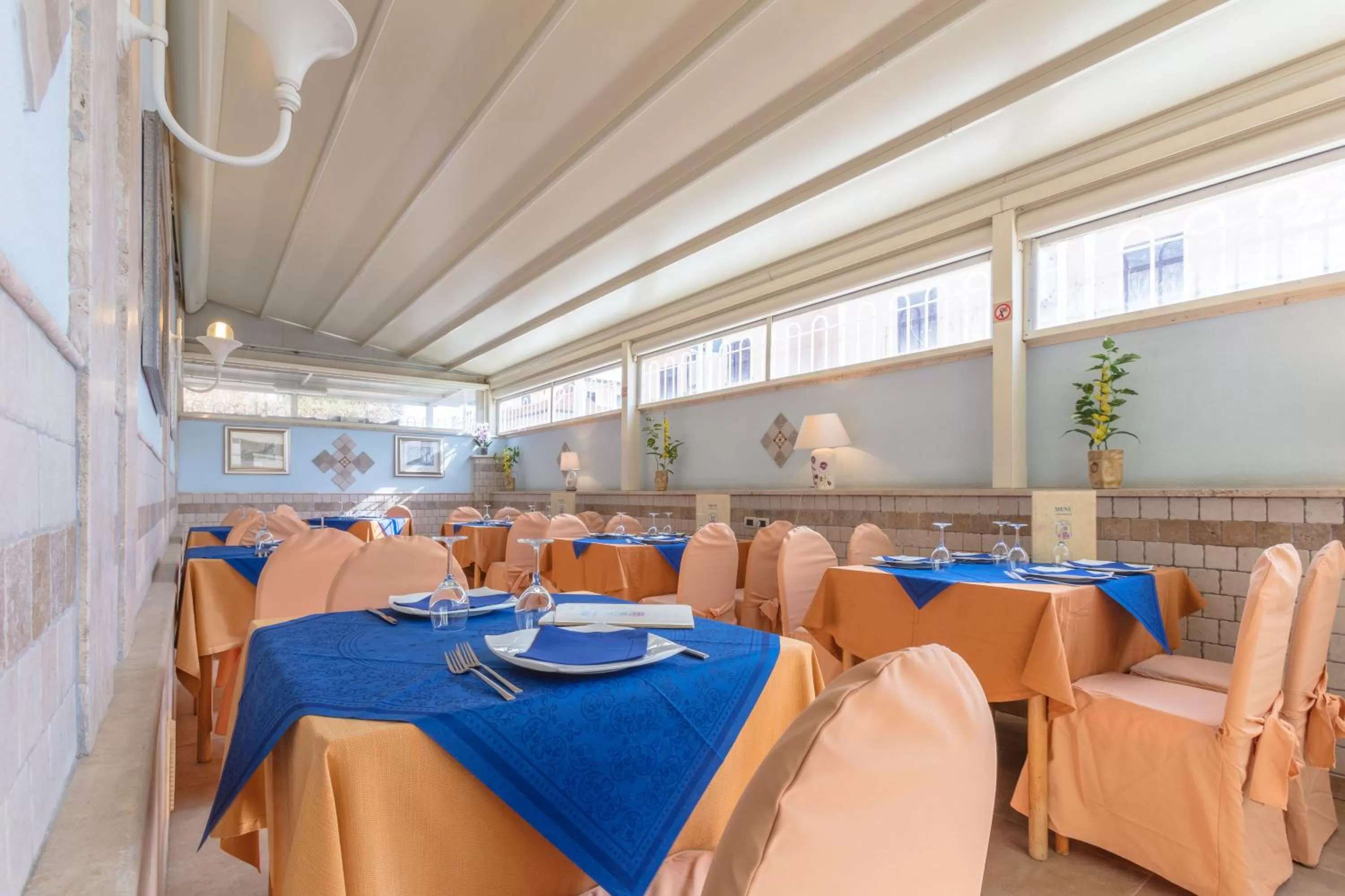 Restaurant/places to eat in Hotel Borgo Del Mare