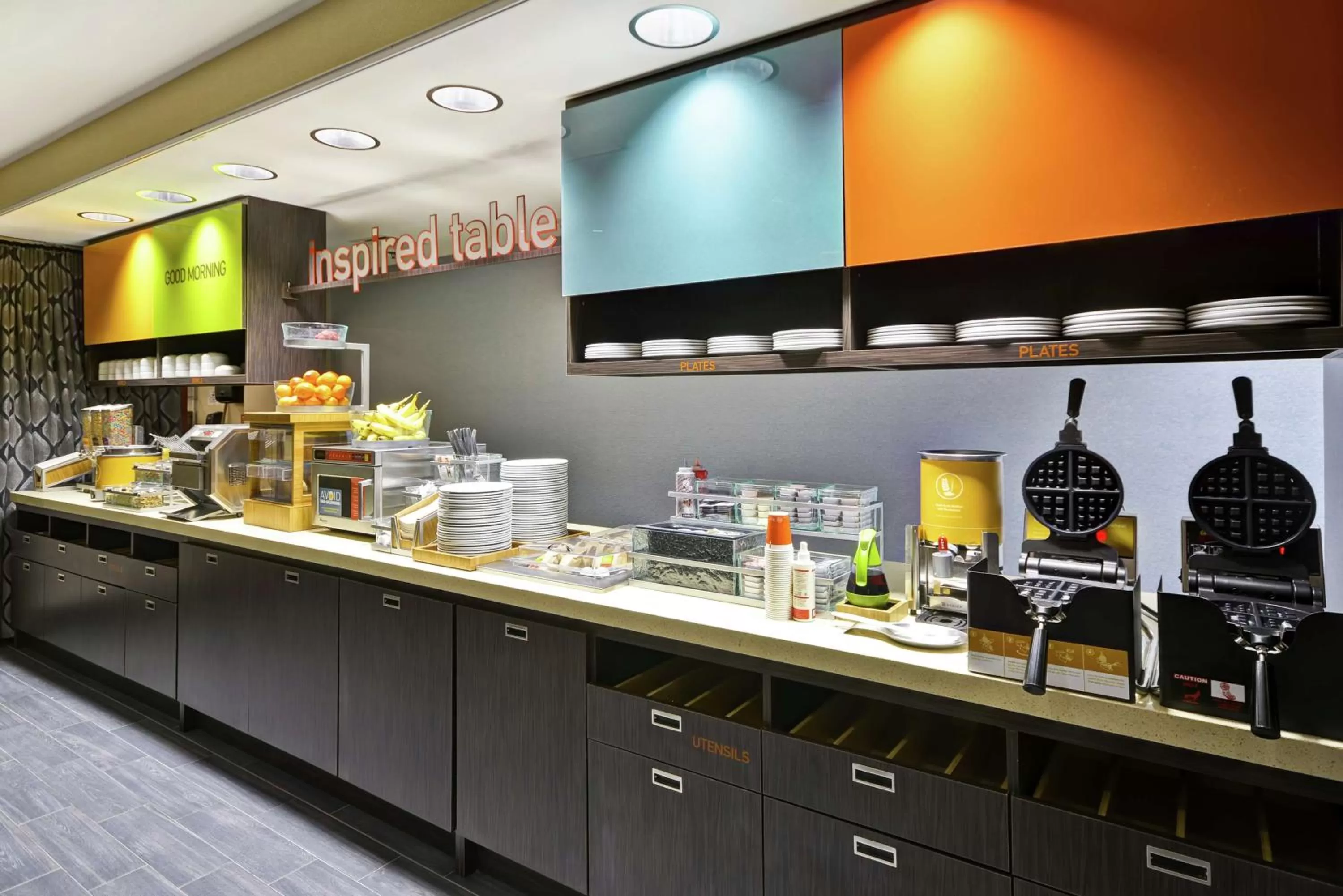 Dining area in Home2 Suites by Hilton Brownsville