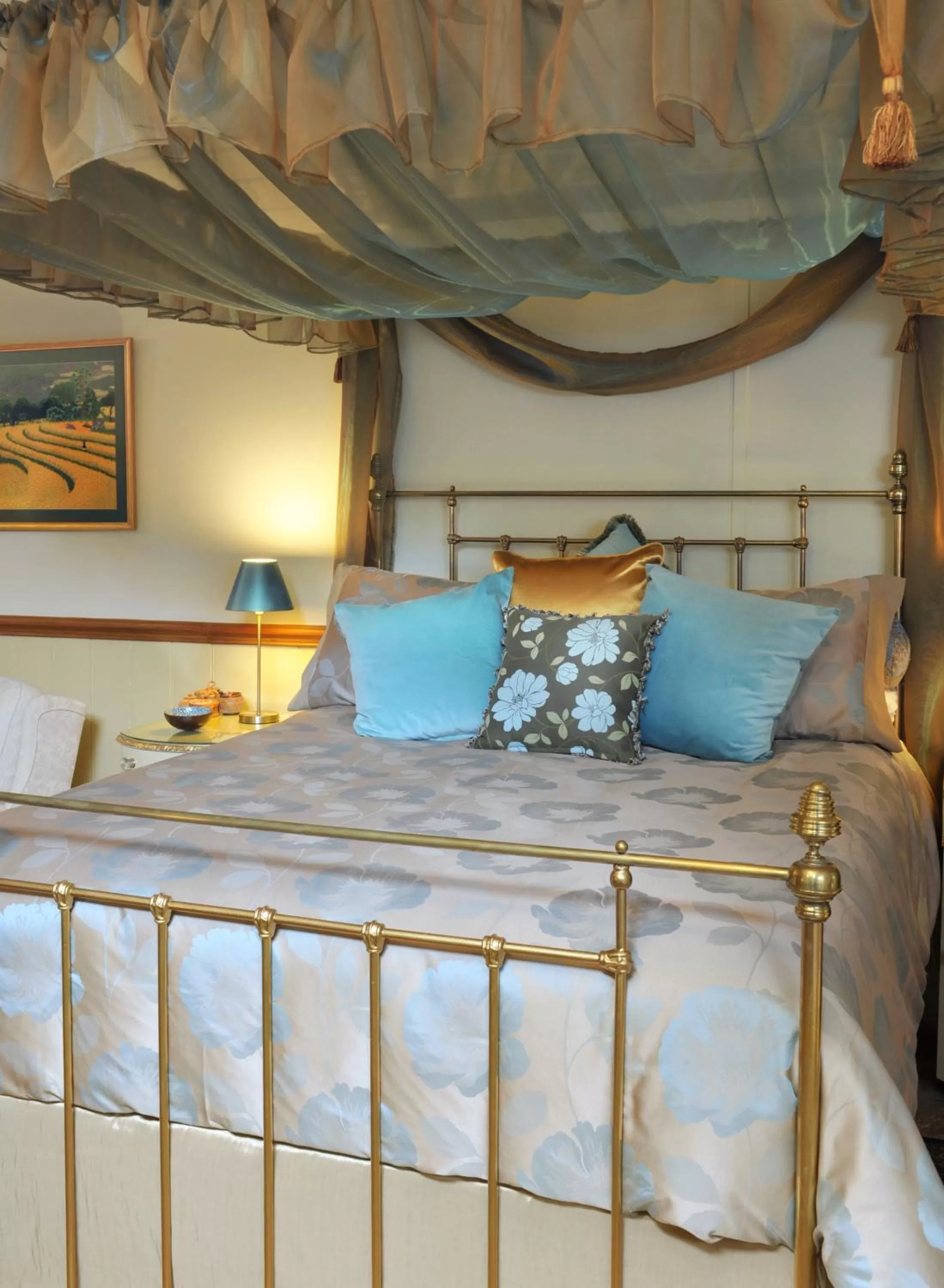 Bedroom, Bed in Arcadia Cottages