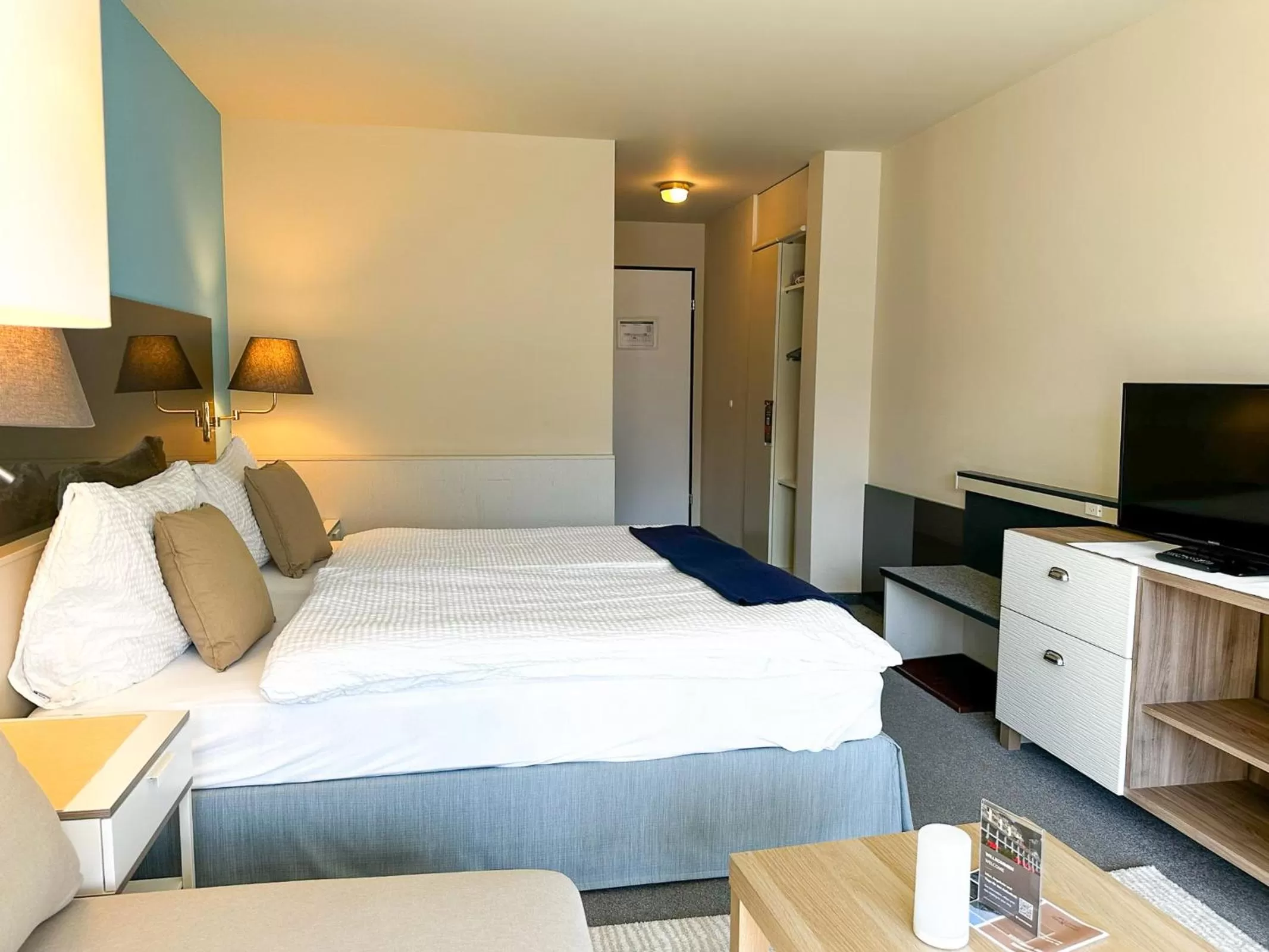 Bedroom, Bed in Seehotel Riviera at Lake Lucerne