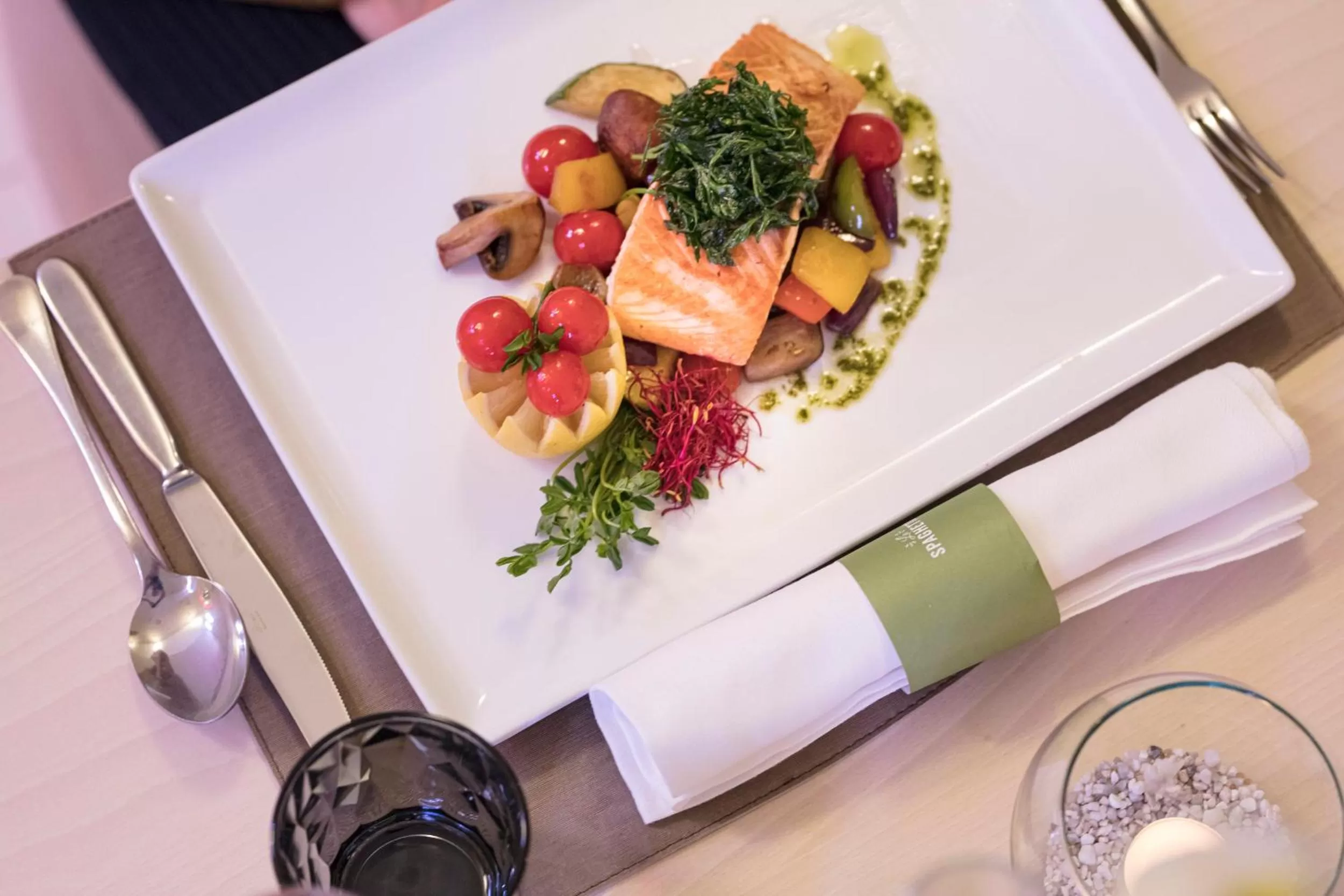 Restaurant/places to eat in Mjus Resort & Thermal Park