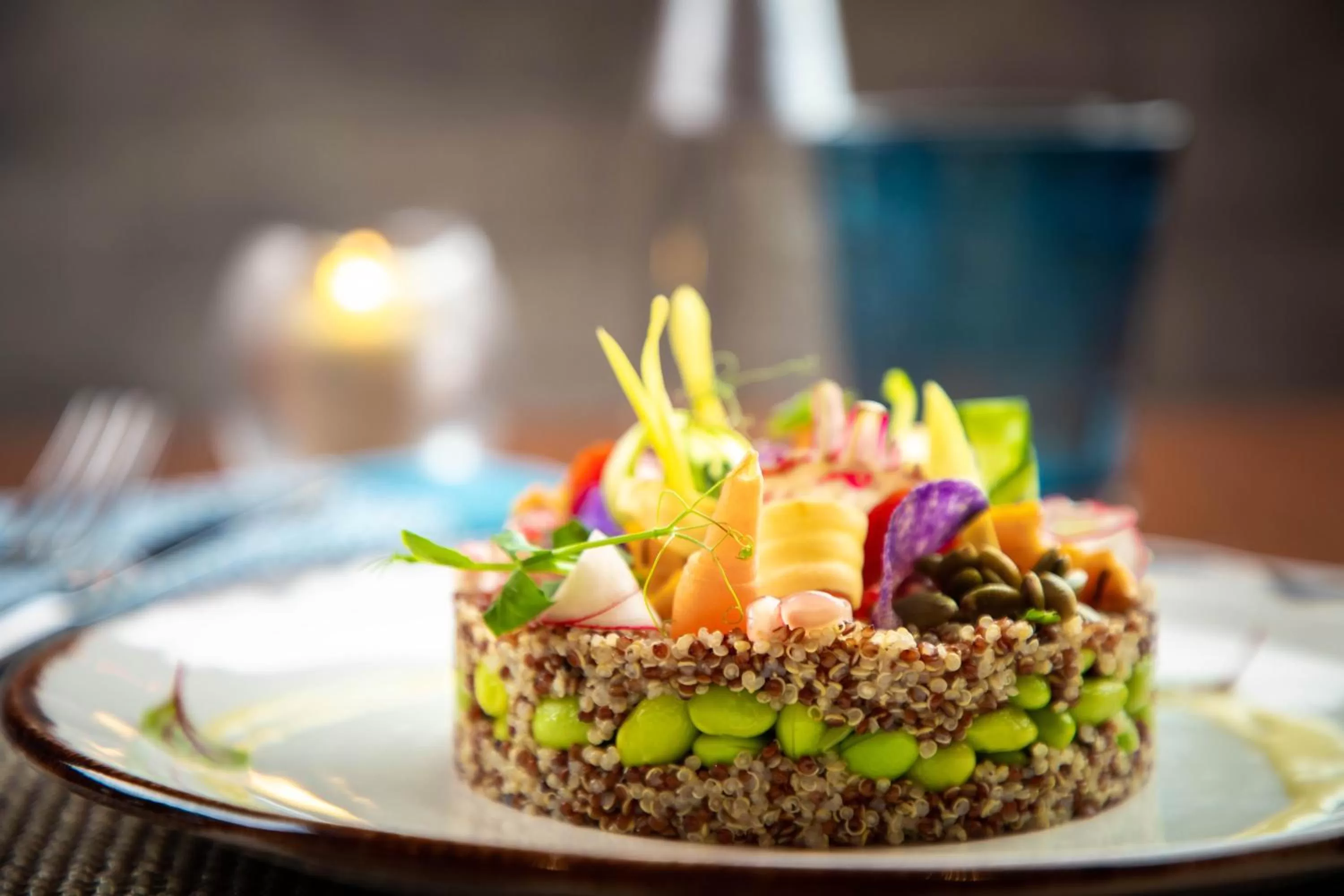 Restaurant/places to eat in Pullman Dubai Jumeirah Lakes Towers