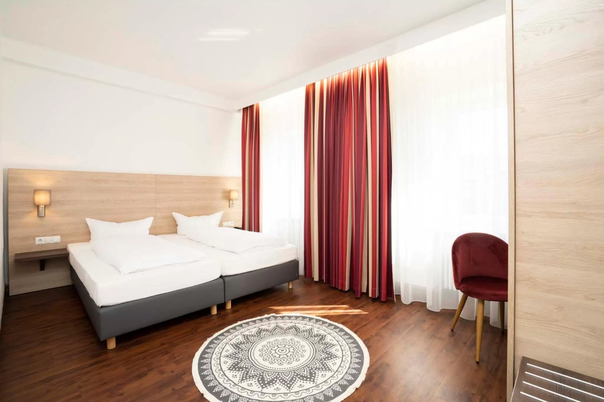 Photo of the whole room, Bed in Hotel National