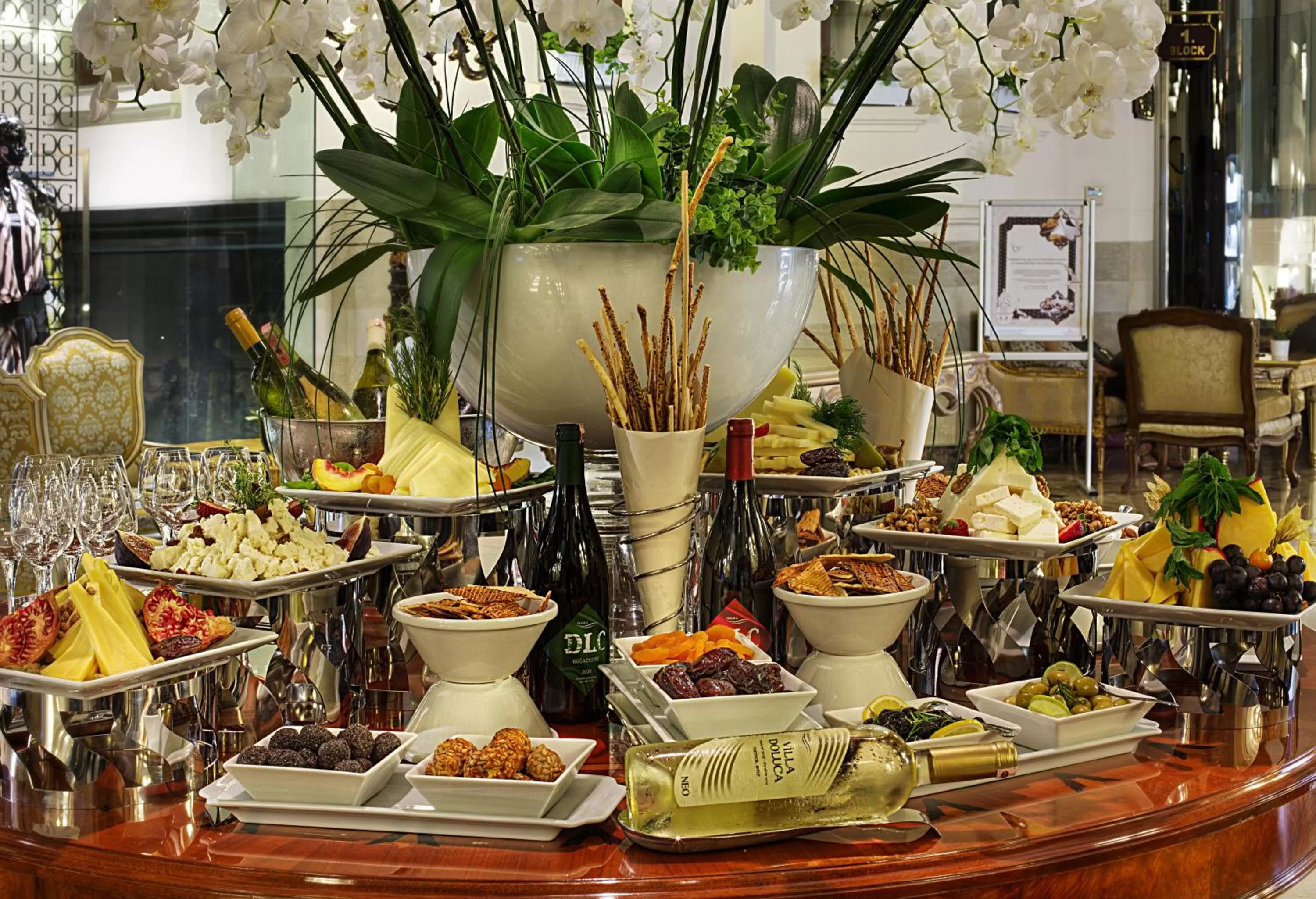 Restaurant/places to eat in Crowne Plaza Istanbul - Old City by IHG