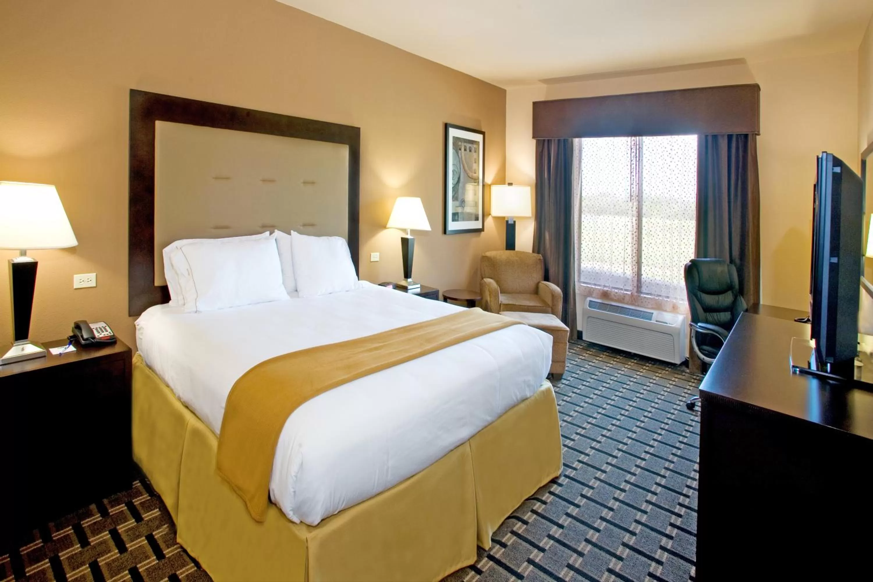 Other, Bed in Holiday Inn Express and Suites Beeville by IHG