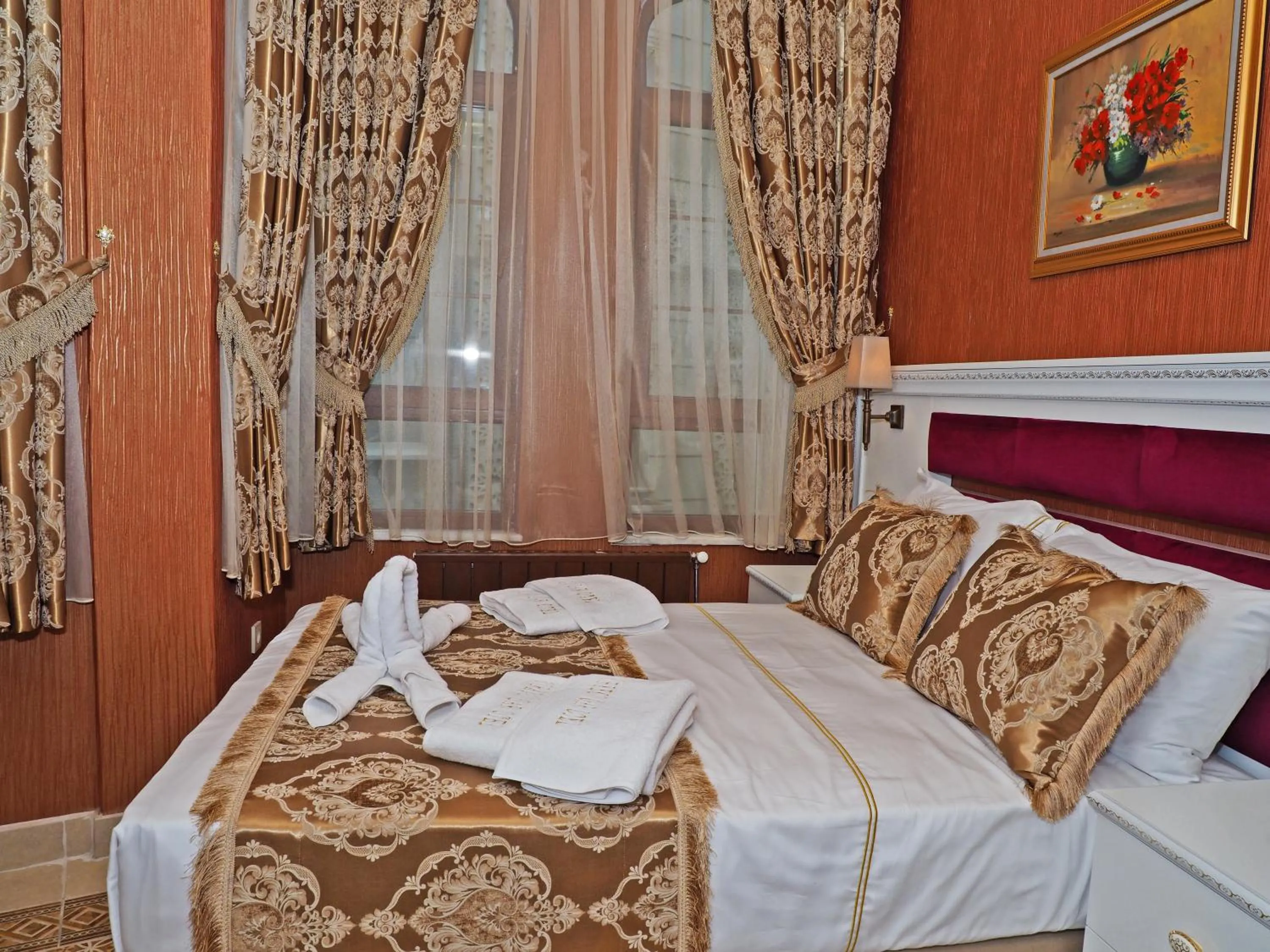 Bed in Glamour Classic Hotel Istanbul Sirkeci