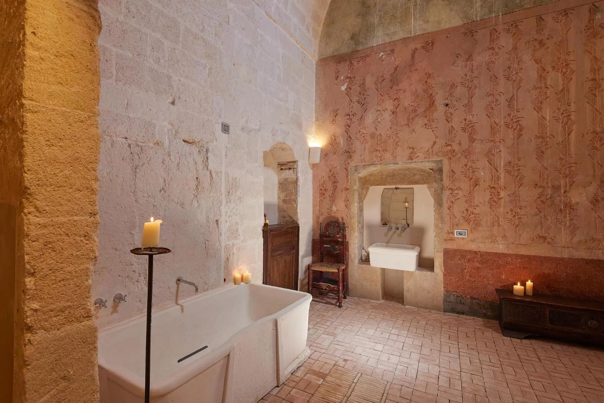 Bath in Sextantio Le Grotte Della Civita