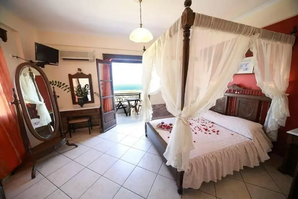 Deluxe Double or Twin Room with Sea View in A&G Suites Deluxe Double or Twin Room with Sea View in A&G Suites