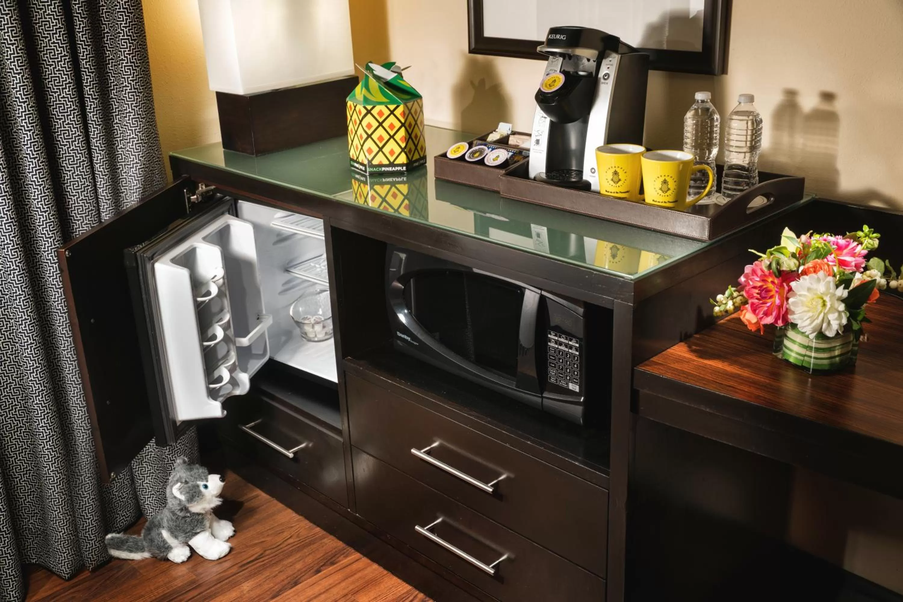 Coffee/tea facilities in Staypineapple, The Maxwell Hotel, Seattle Center Seattle