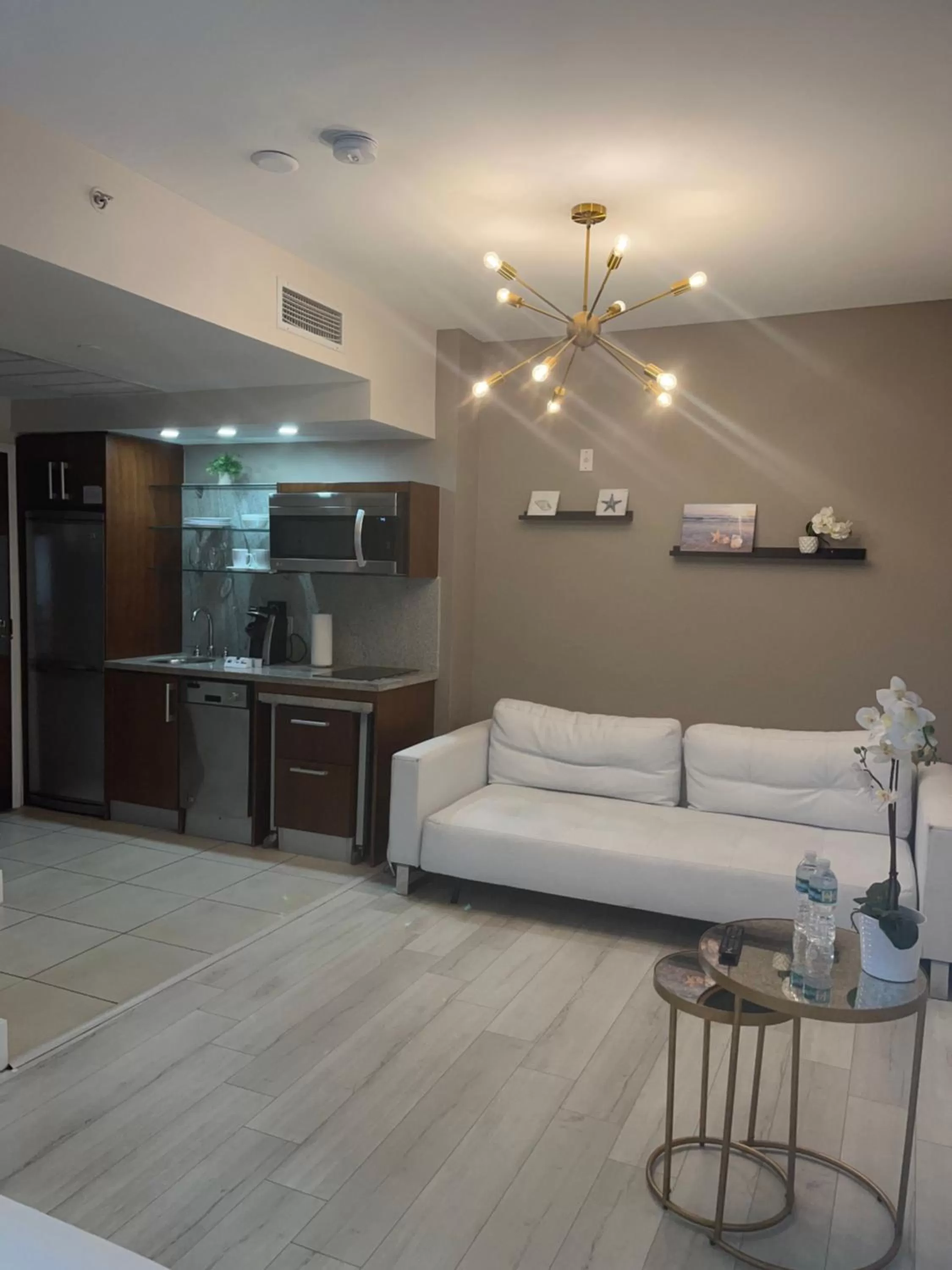 Living room, Seating Area in Suites at The Strand on Ocean Drive