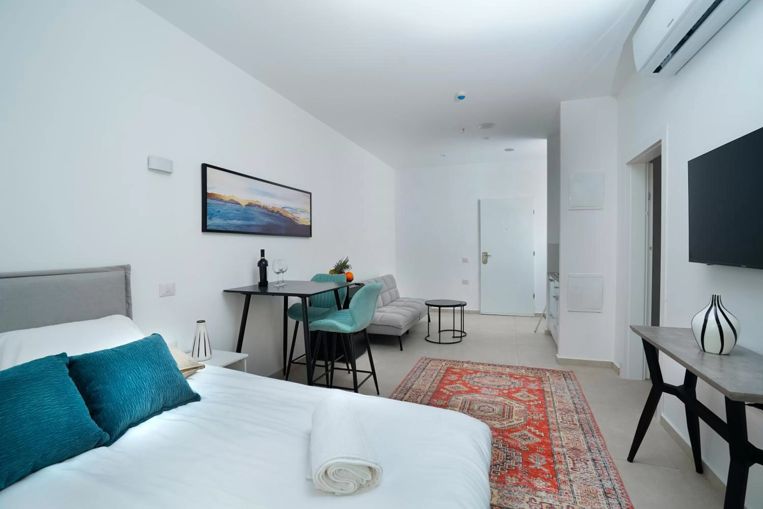 TV and multimedia, Bed in Hi-Yam SeaView Apartments & Suites