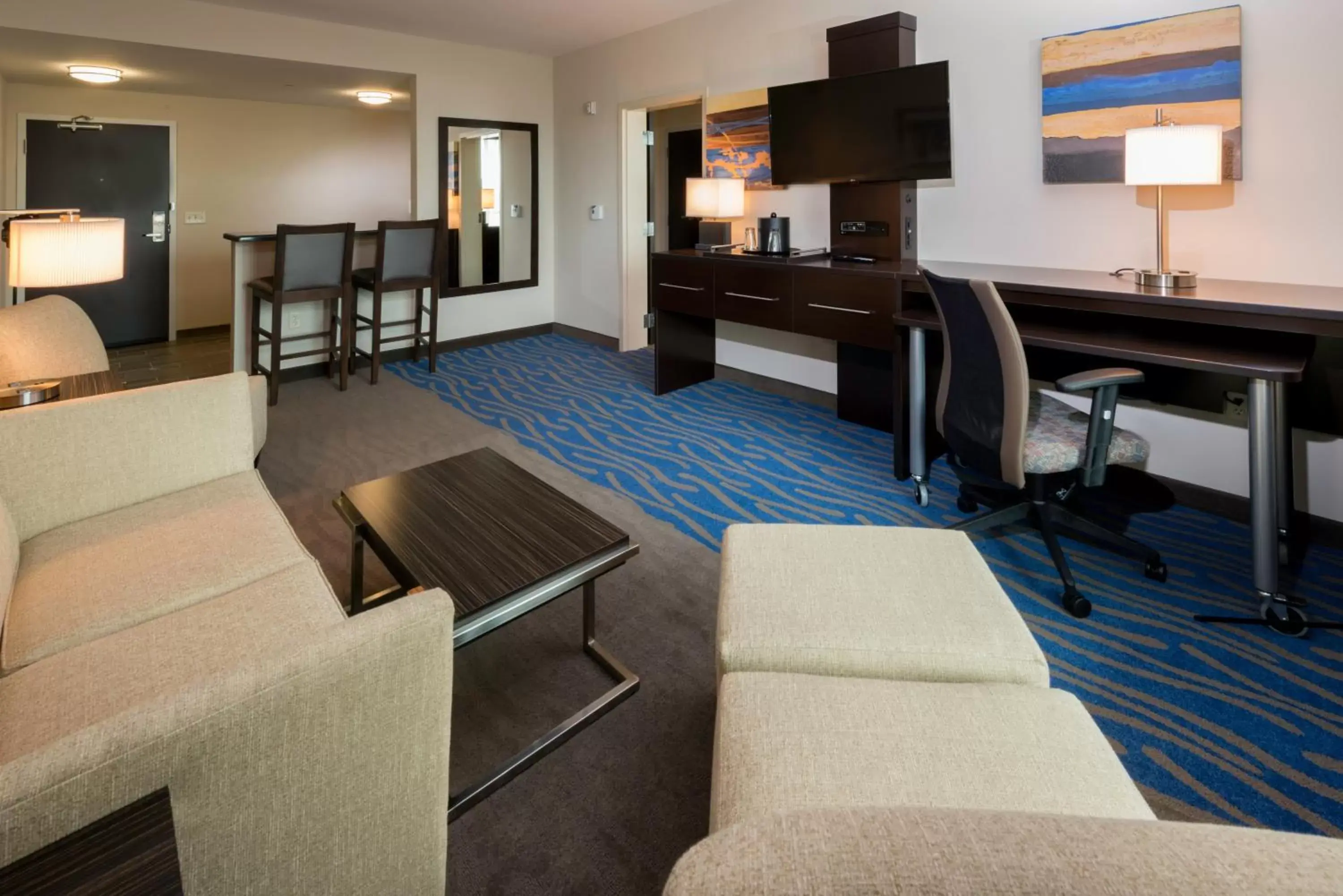 One-Bedroom Suite with Sofa Bed in Holiday Inn Paducah Riverfront by IHG One-Bedroom Suite with Sofa Bed in Holiday Inn Paducah Riverfront by IHG