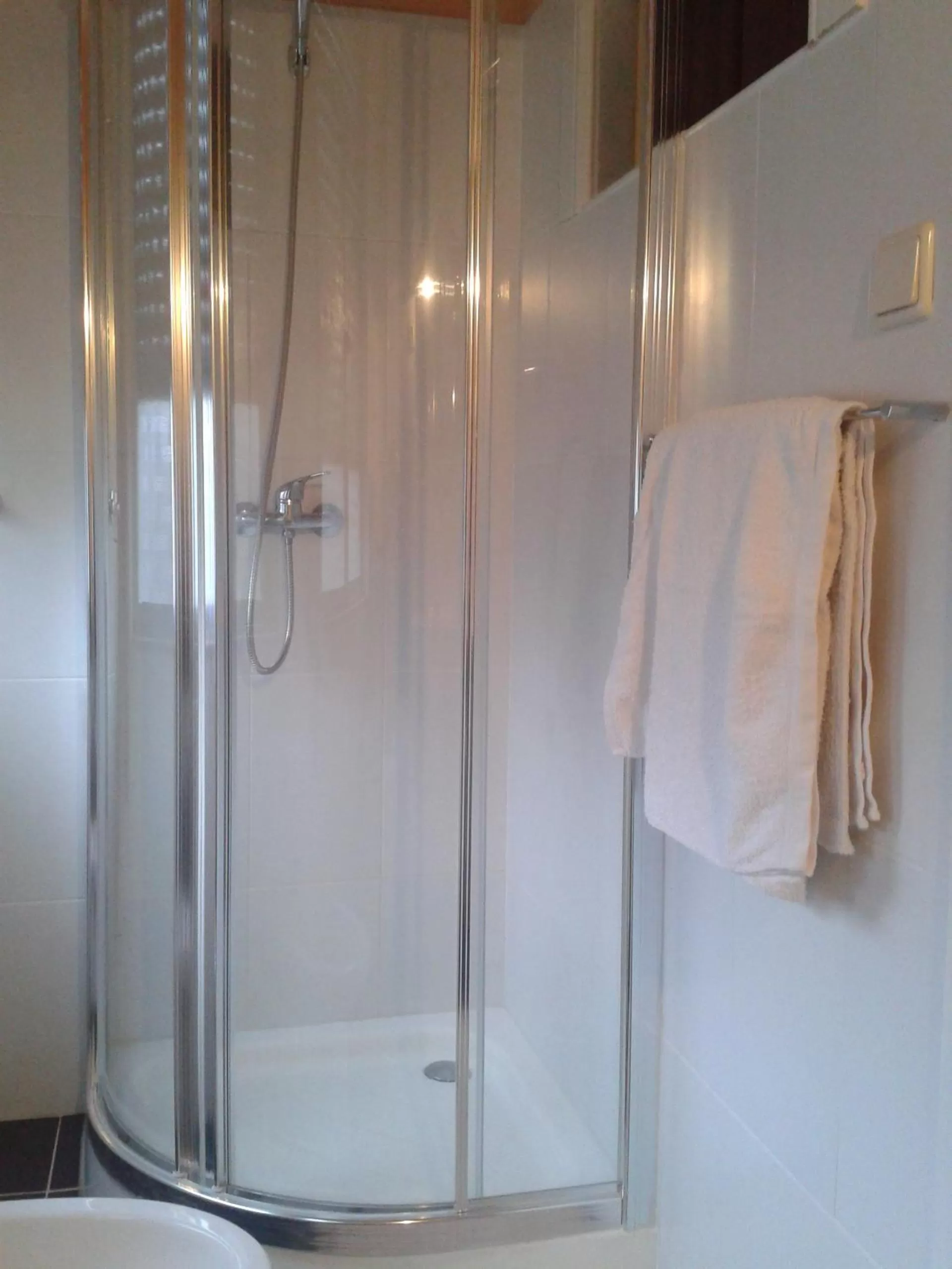 Bathroom in Lira Guest House B&B