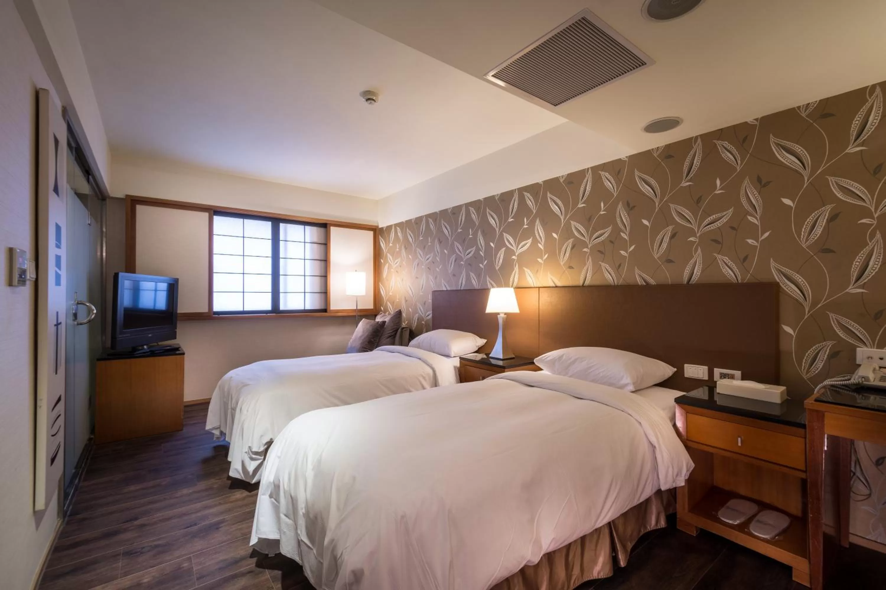 Photo of the whole room, Bed in Delight Hotel