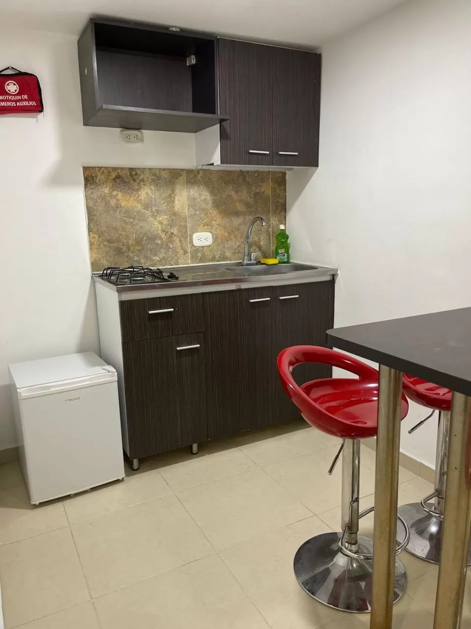 Kitchen or kitchenette, Kitchen/Kitchenette in Lindos apartaestudios y habitaciones en Ibague